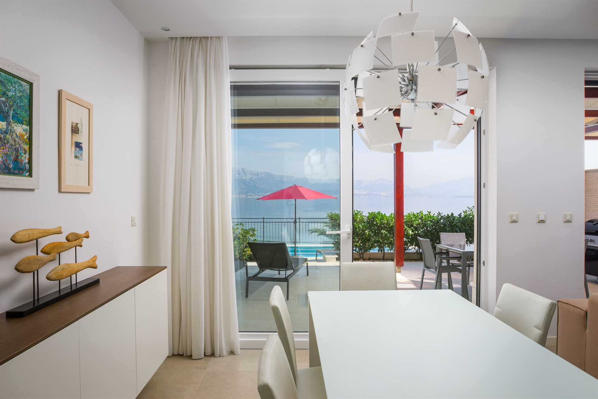 Beachfront Apartment Lemonade with Pool I