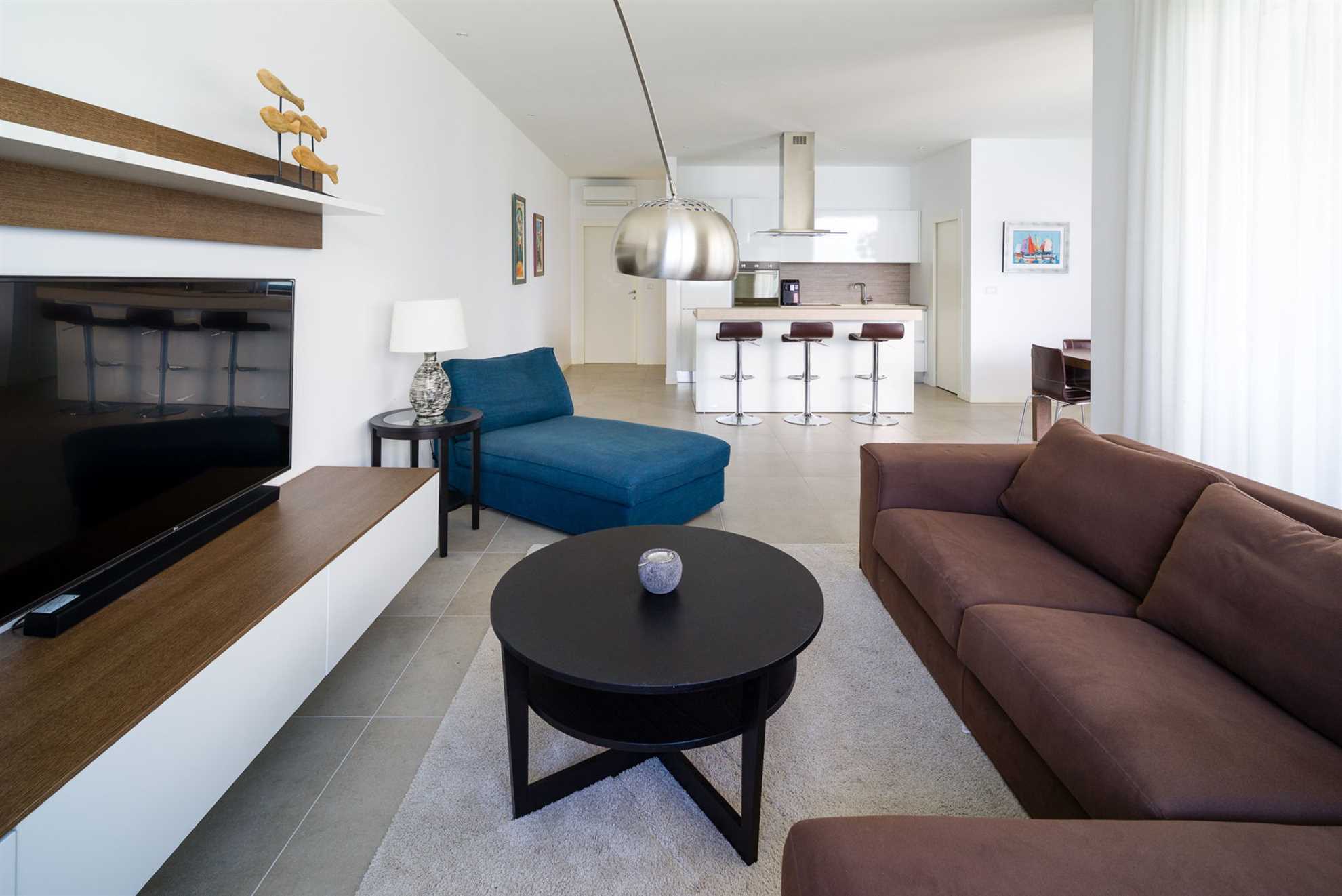 Beachfront Apartment Lemonade II