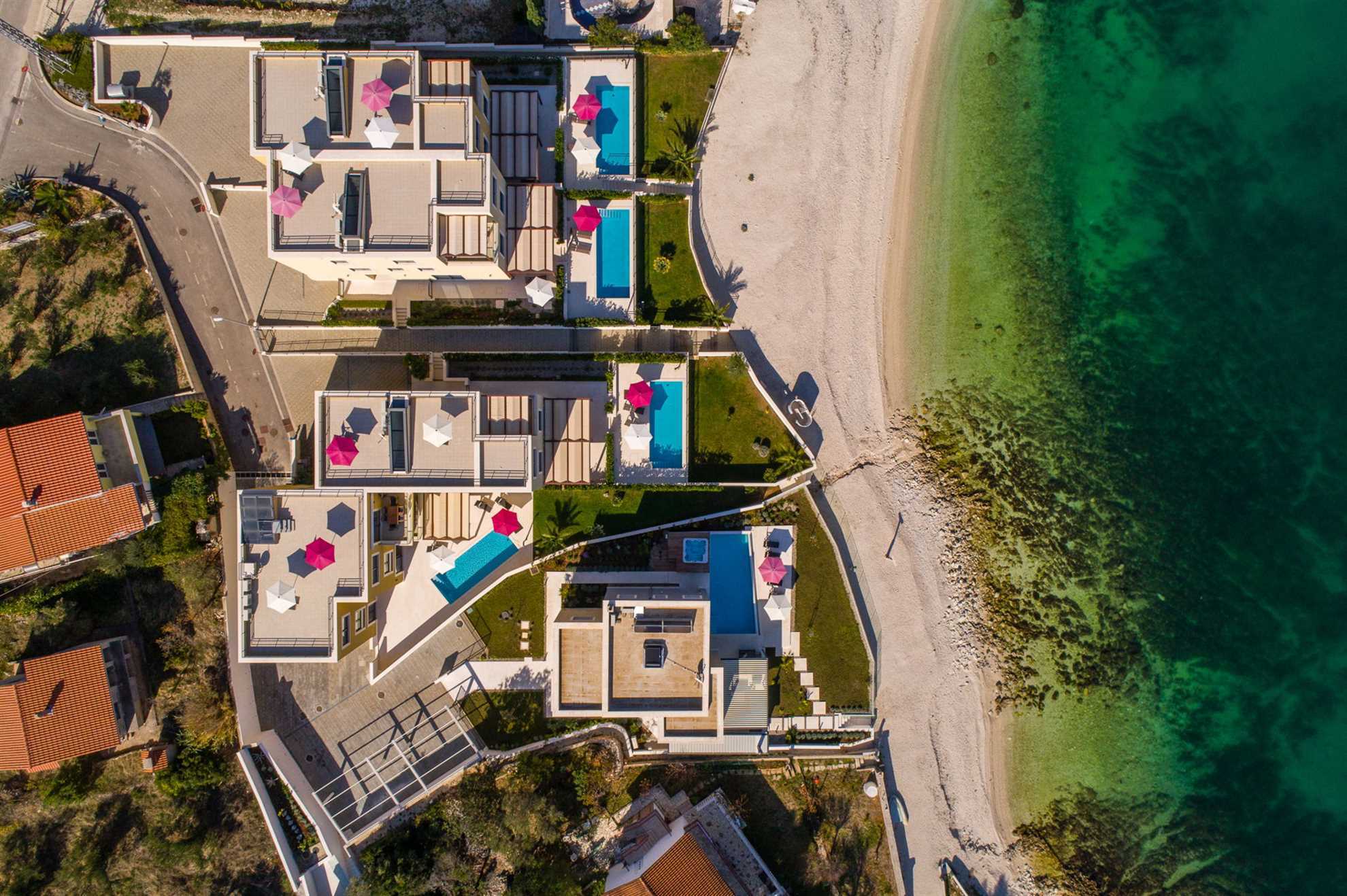 Beachfront Apartment Lemonade II