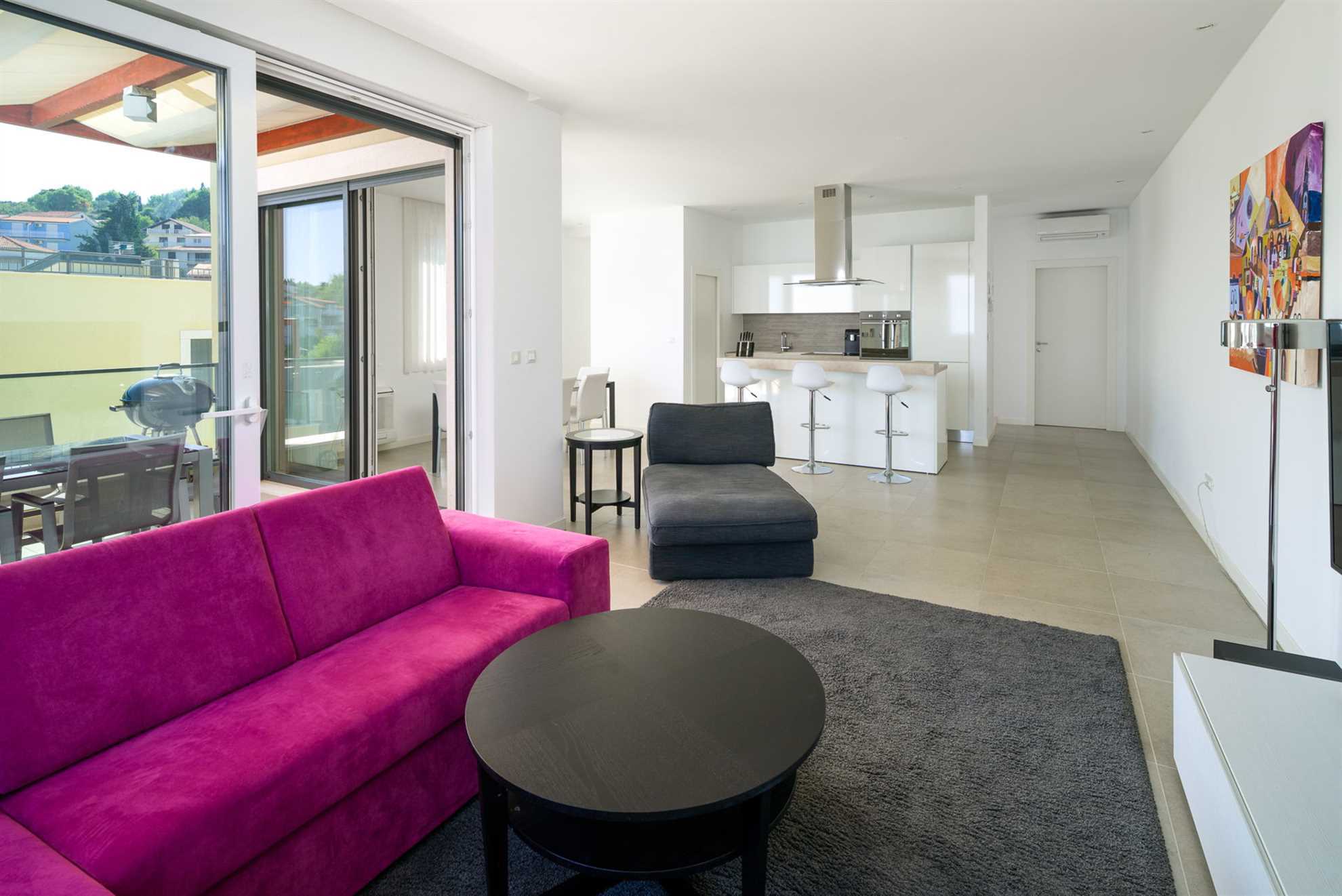 Beachfront Apartment Lemonade IV