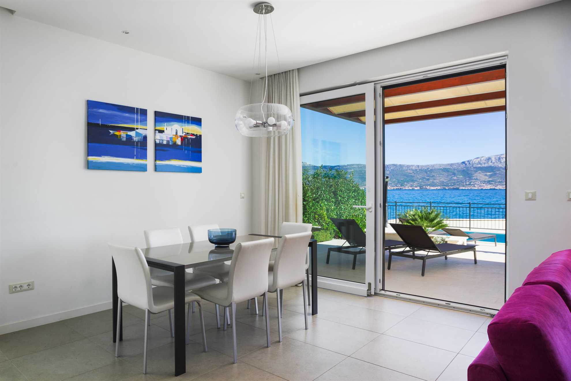 Beachfront Apartment Lemonade with Pool V