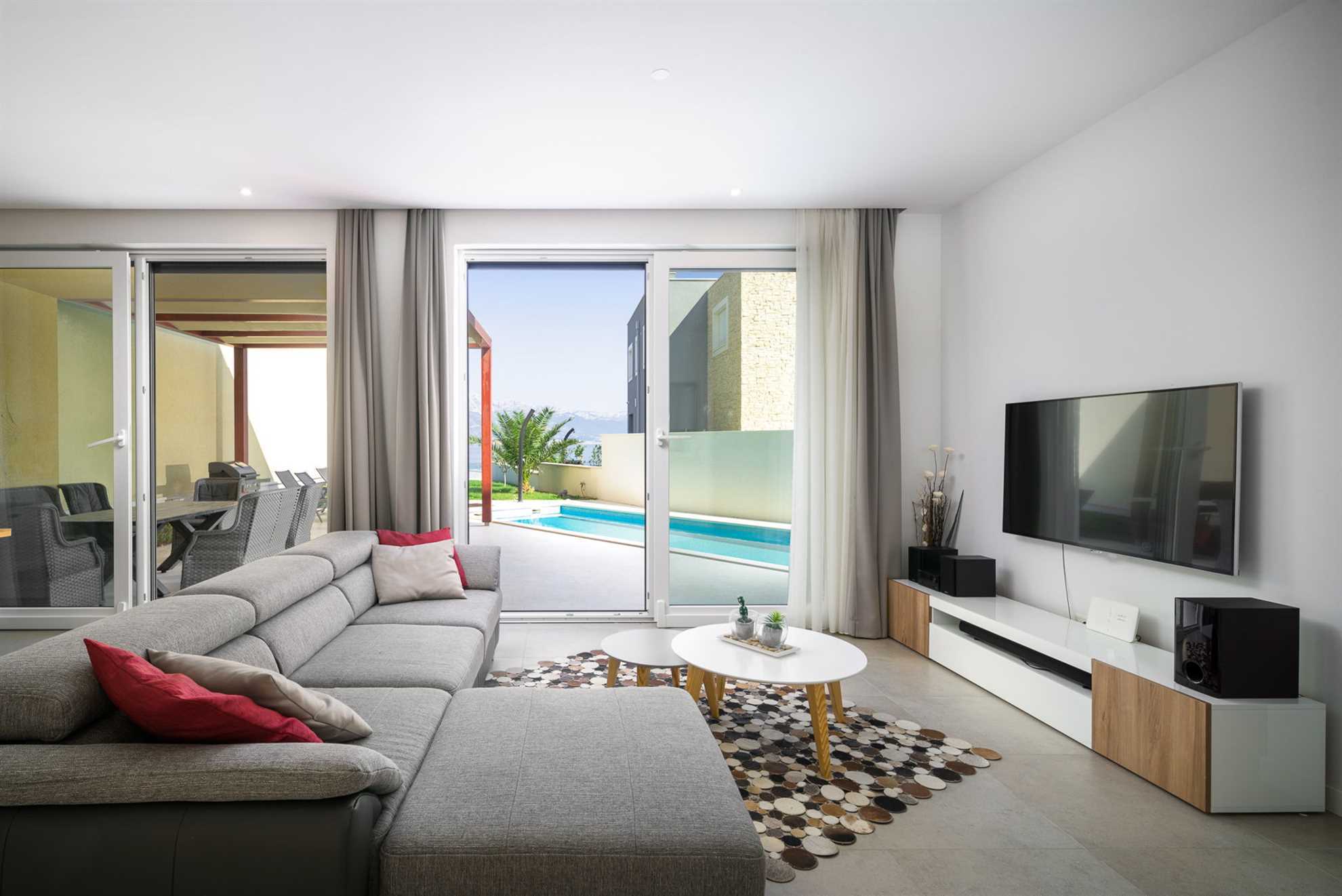 Beachfront Apartment Lemonade with Pool VII