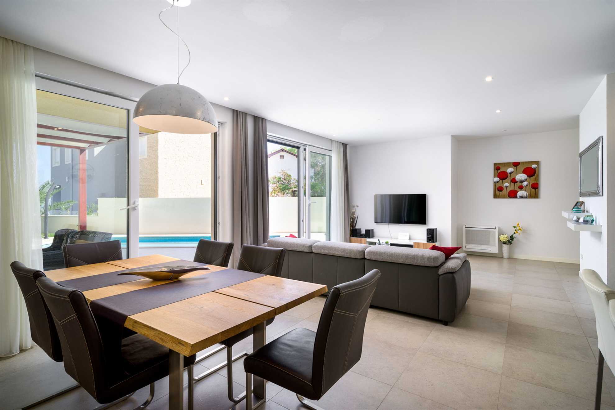 Beachfront Apartment Lemonade with Pool VII