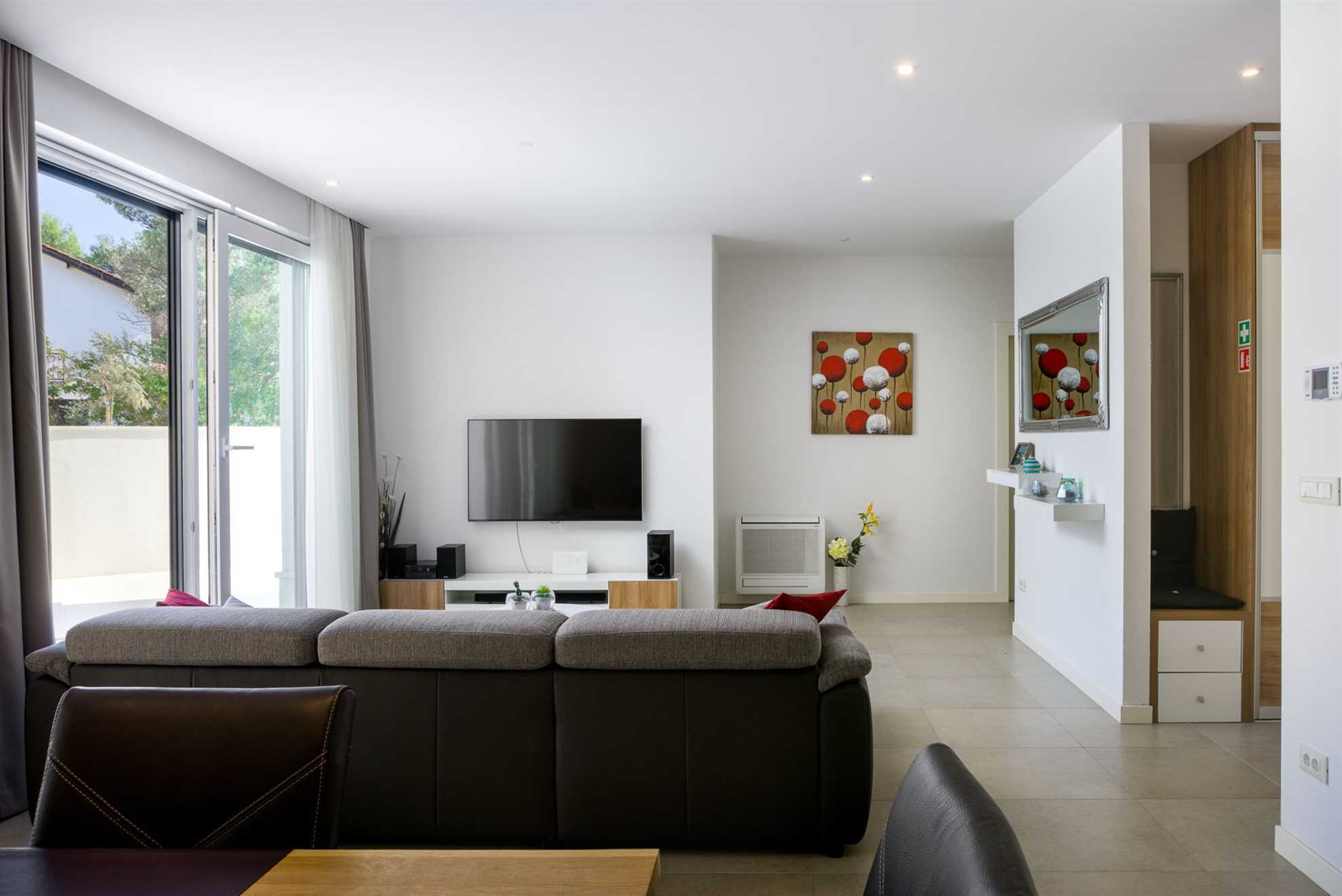 Beachfront Apartment Lemonade with Pool VII
