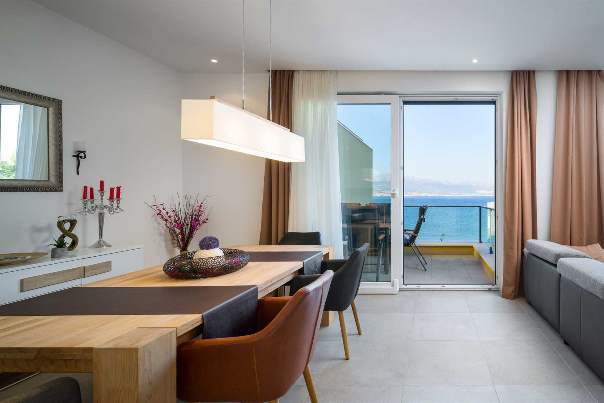 Beachfront Apartment Lemonade IX