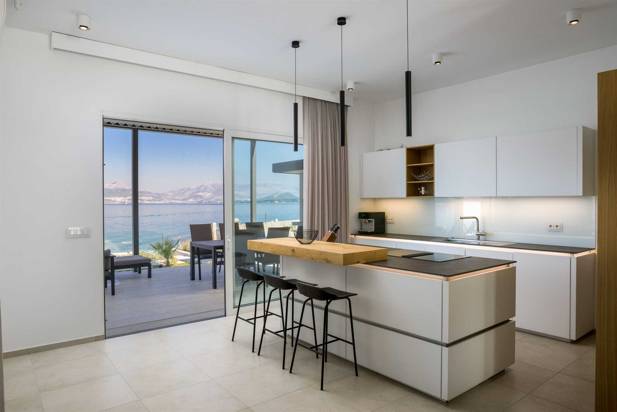 Beachfront Villa Grey Martini with Pool