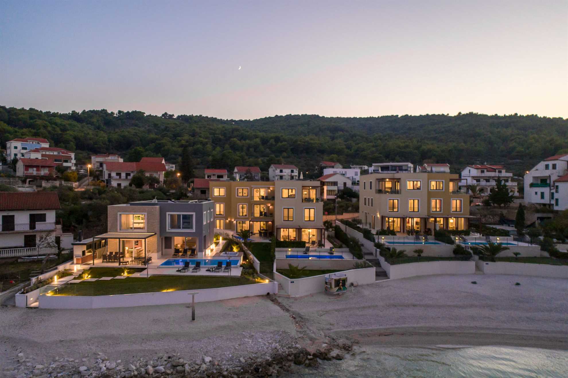 Beachfront Villa Grey Martini with Pool