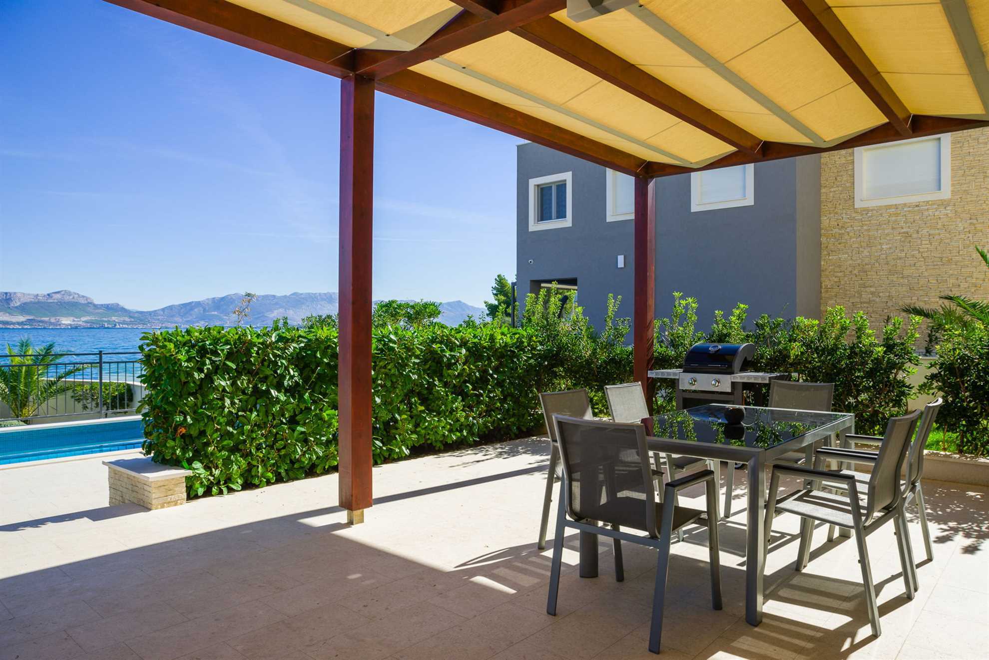 Beachfront Villa Lemonade with Pool III