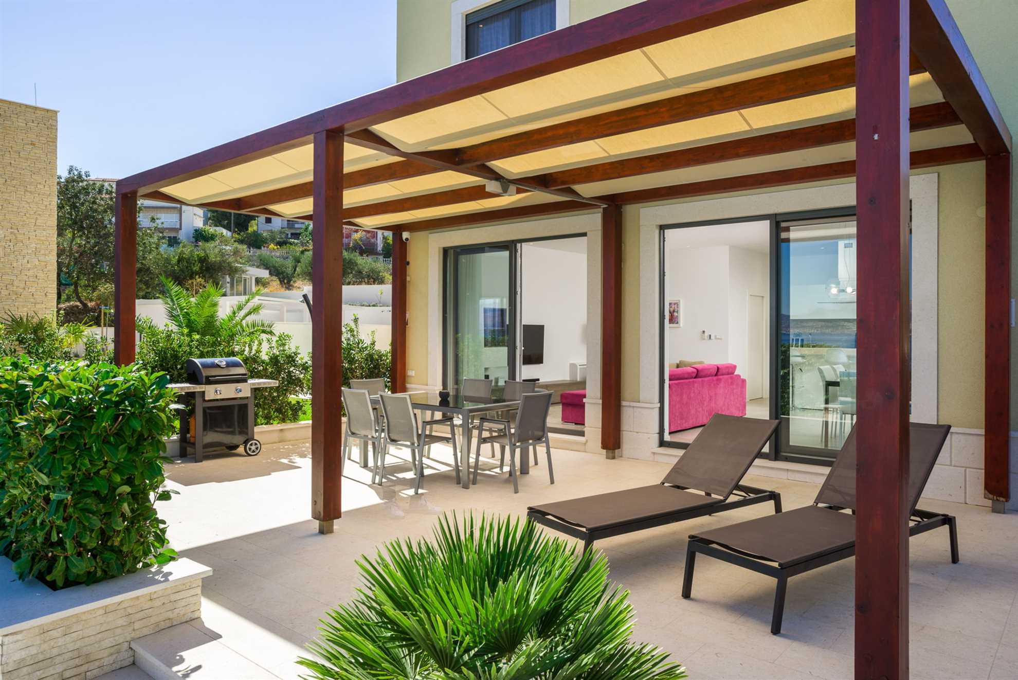 Beachfront Villa Lemonade with Pool III