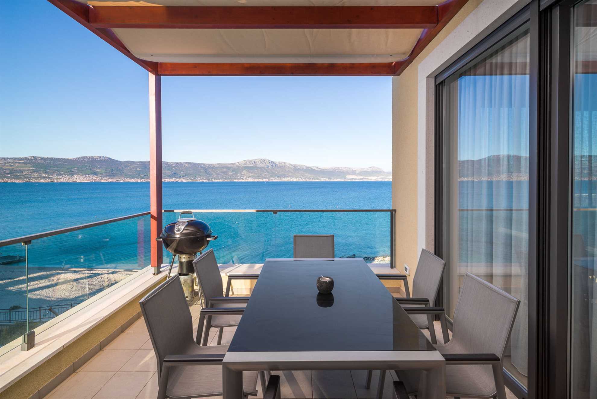 Beachfront Villa Lemonade with Pool III