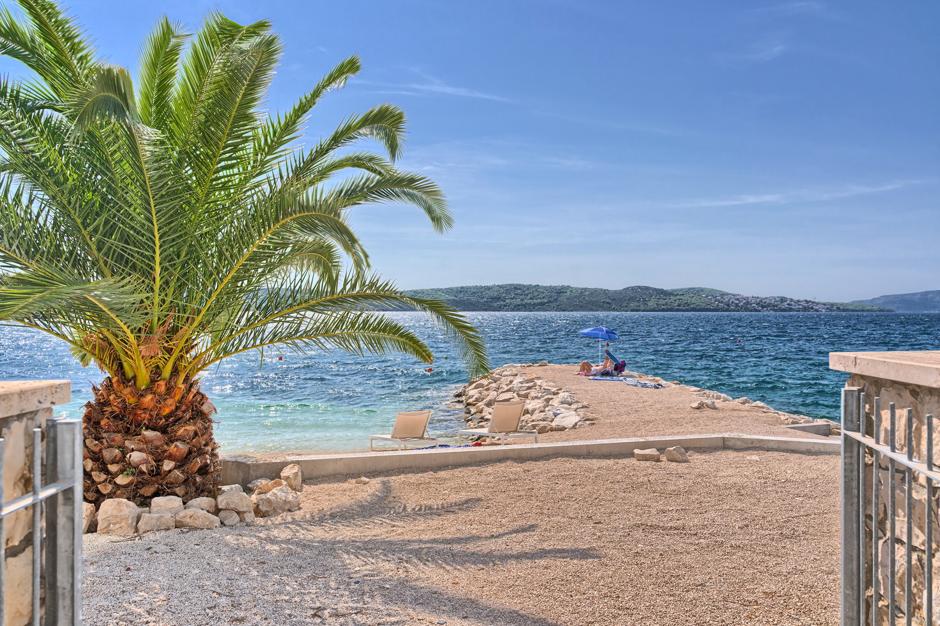 Beachfront Villa Deep Blue with Pool I