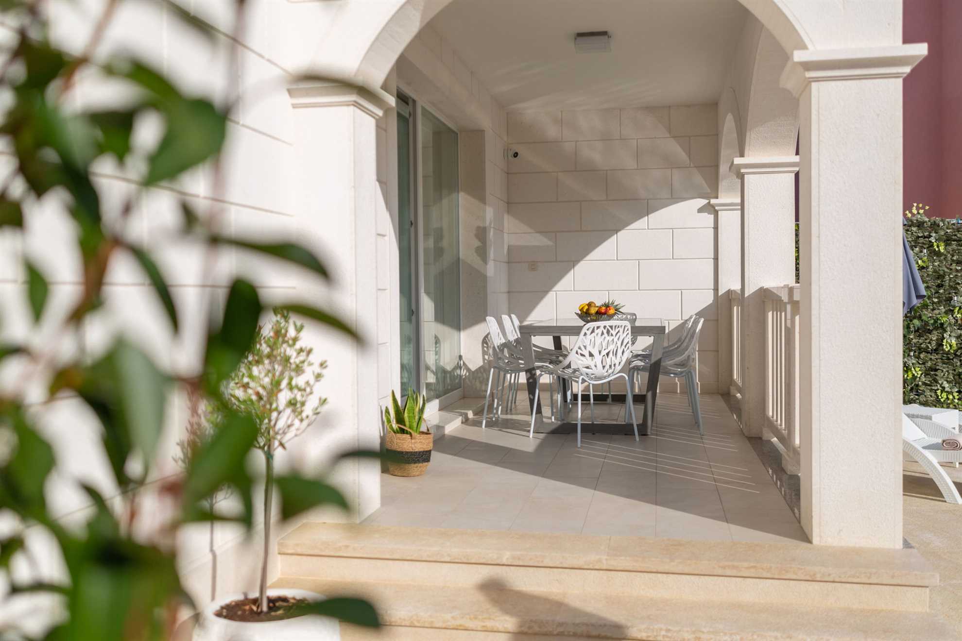Villa Stone Art with Pool