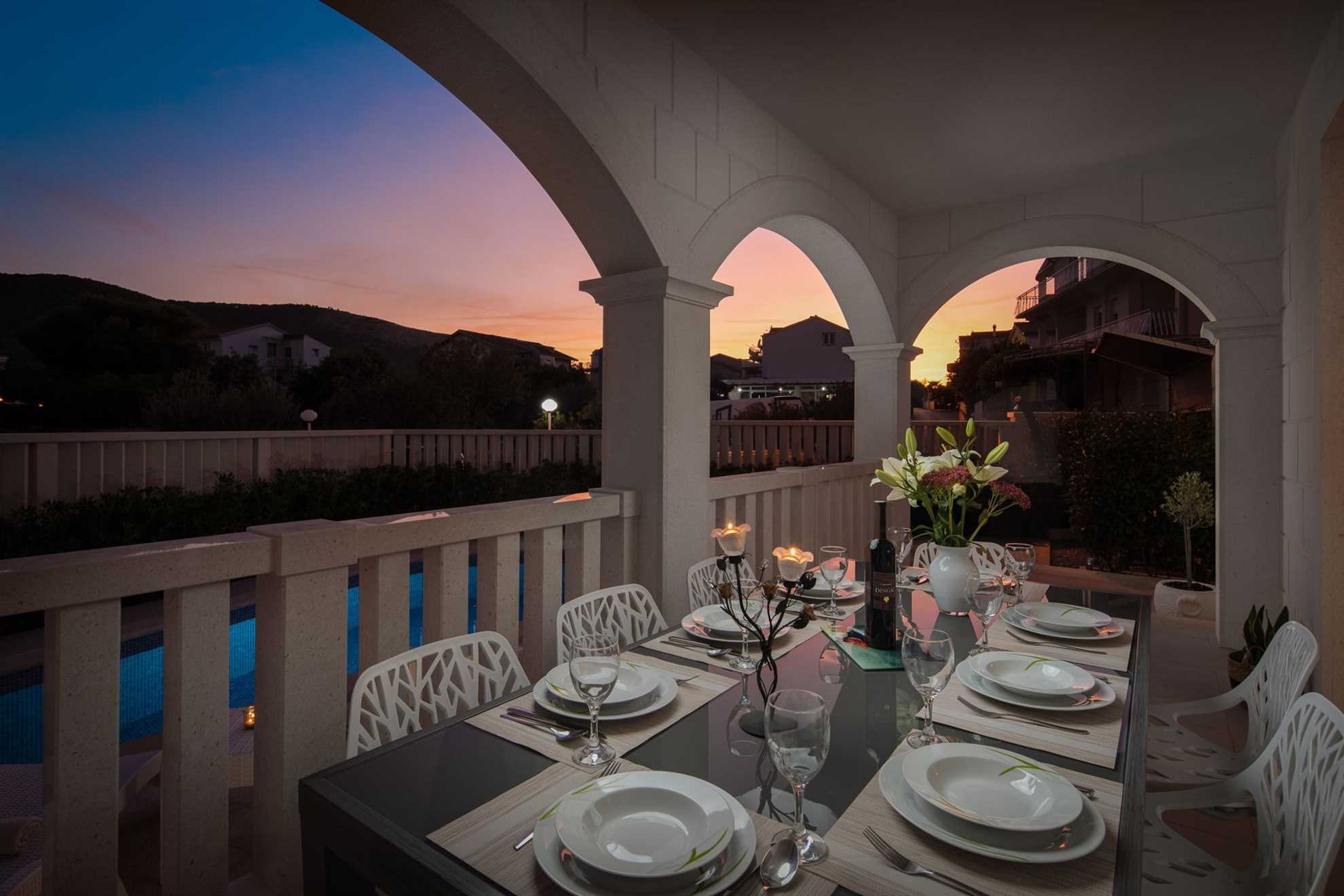 Villa Stone Art with Pool