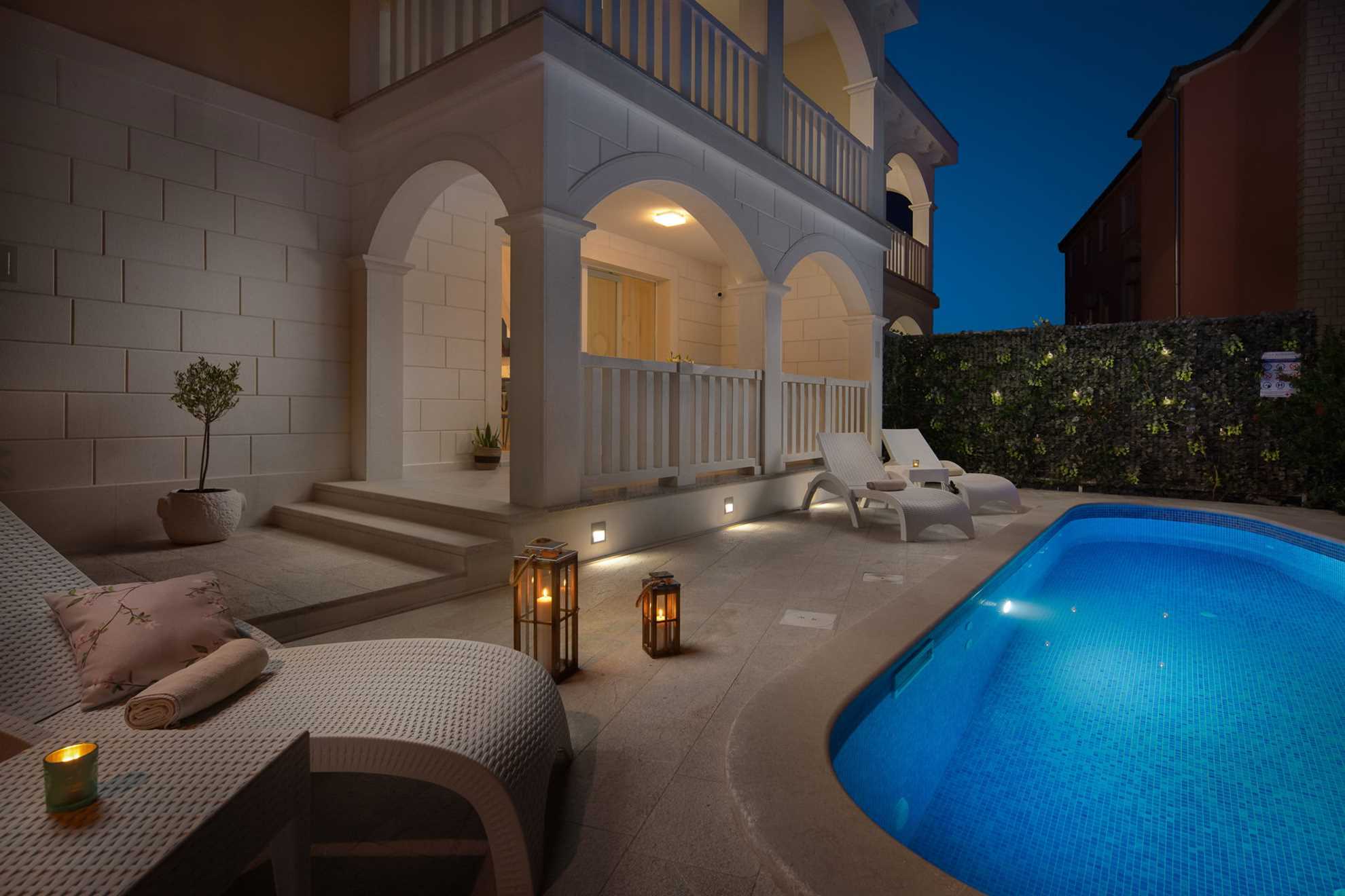 Villa Stone Art with Pool