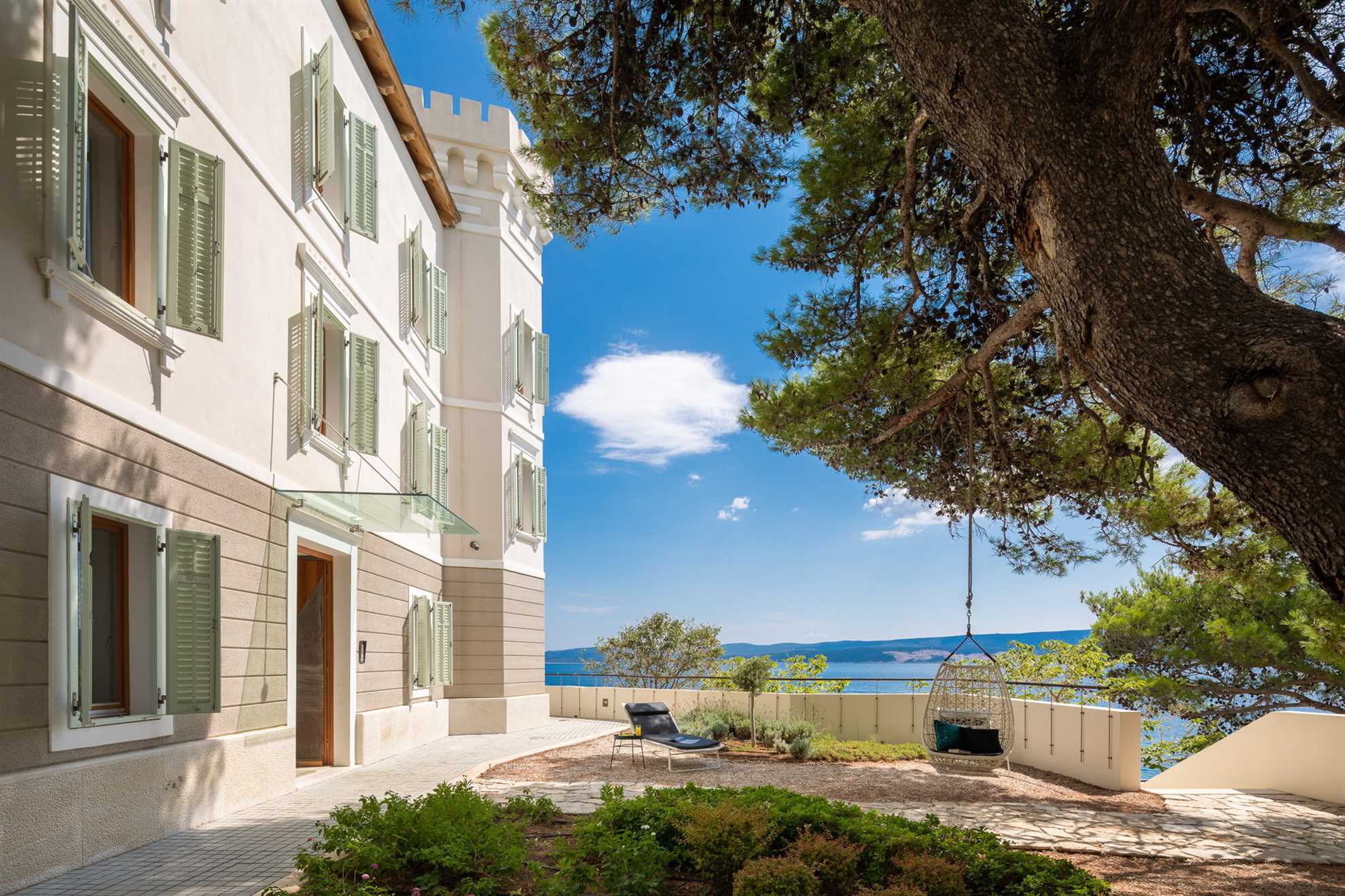 Beachfront Villa Castellum with Pool
