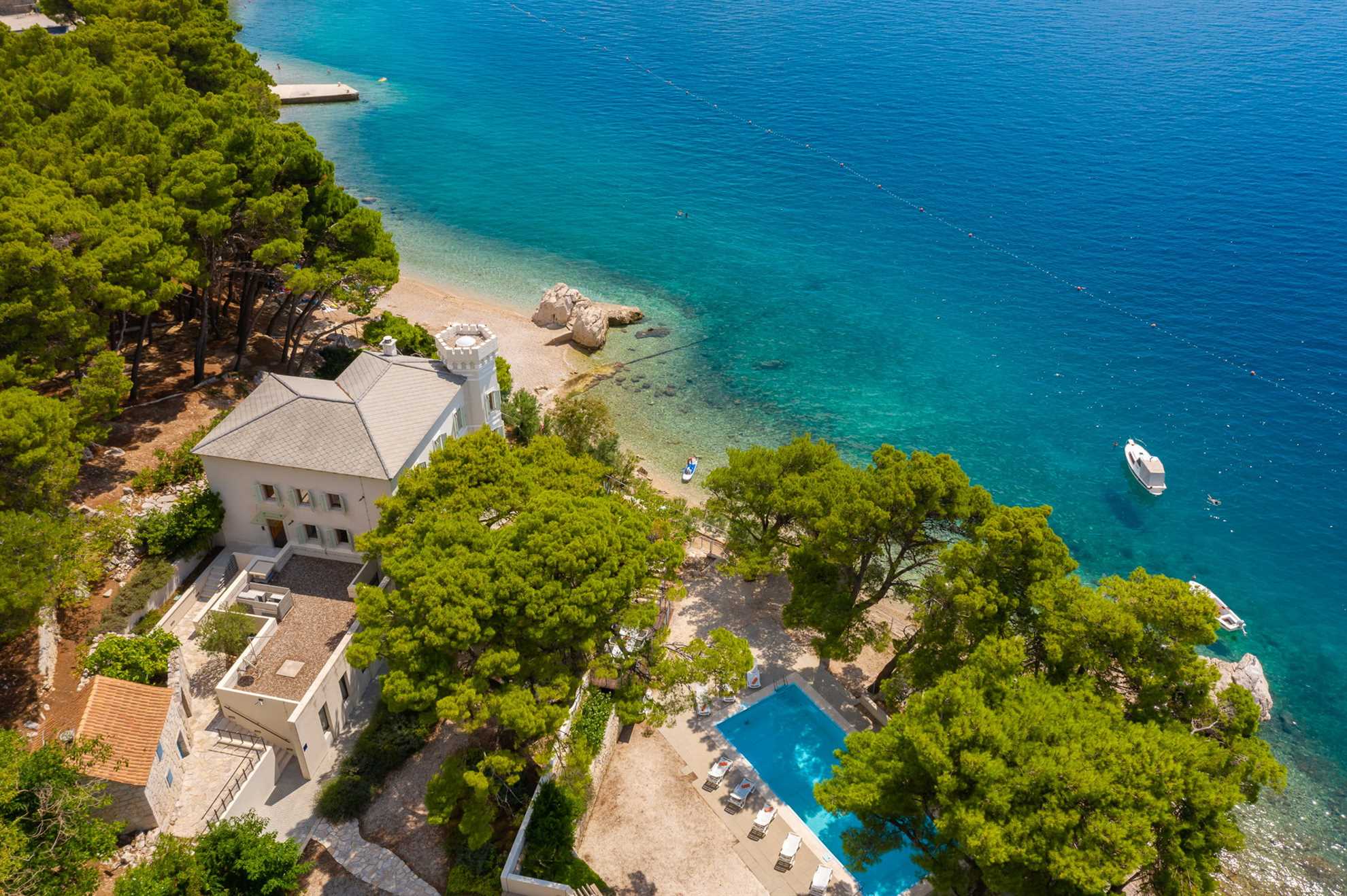Beachfront Villa Castellum with Pool