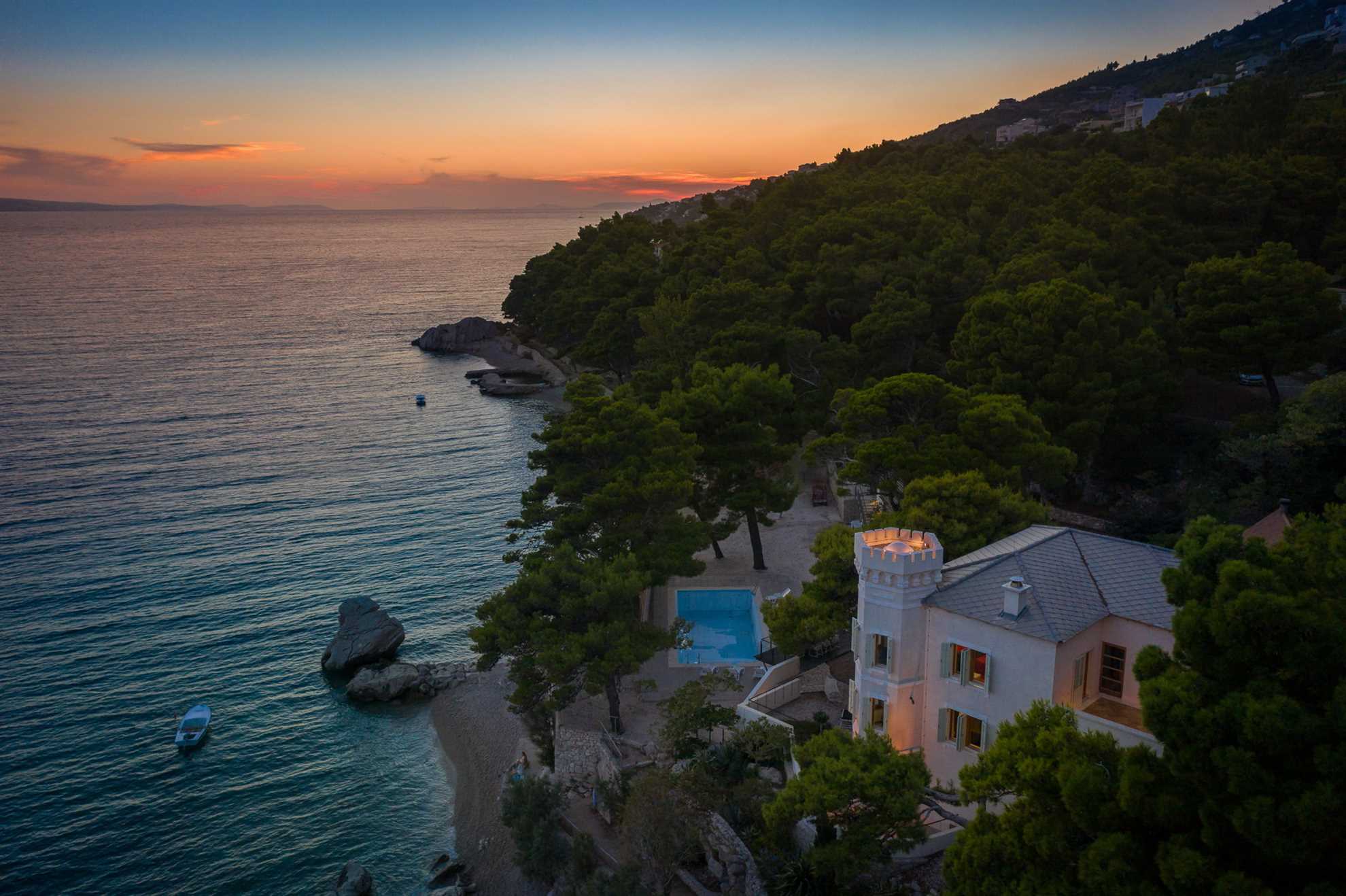 Beachfront Villa Castellum with Pool