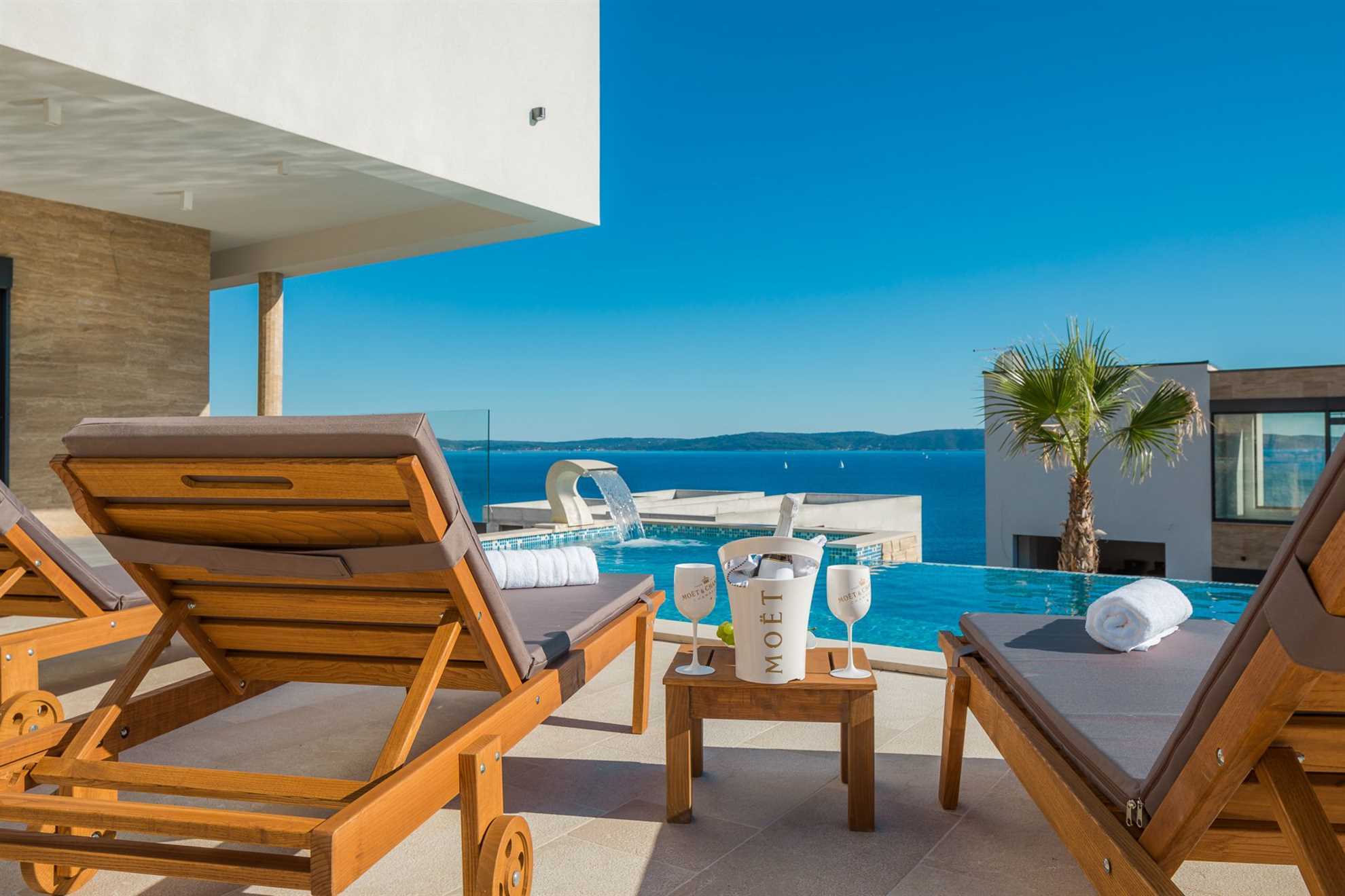 Luxury Villa White Pearl with Pool