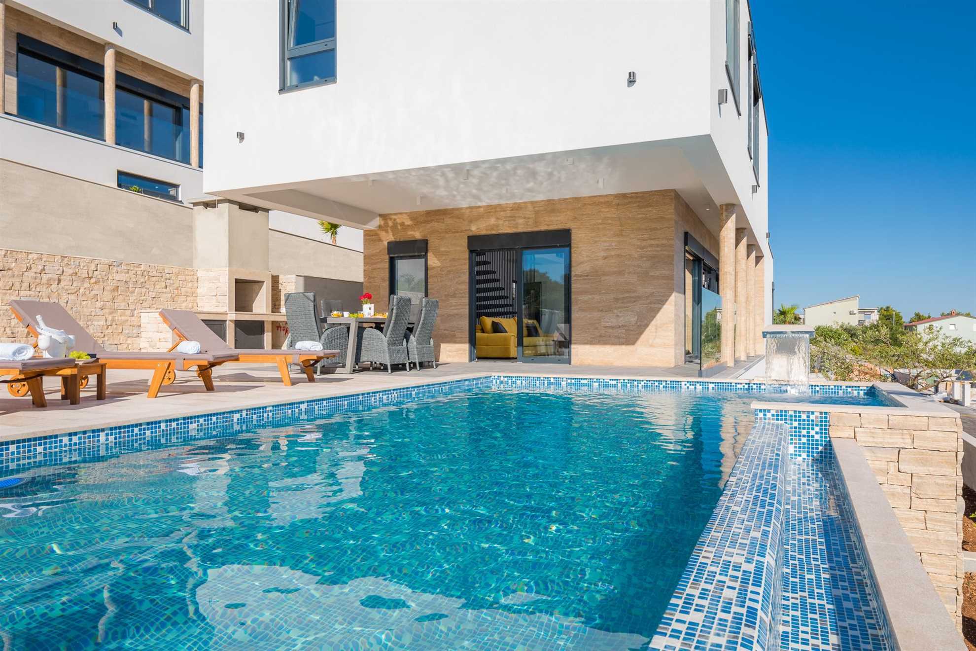 Luxury Villa White Pearl with Pool