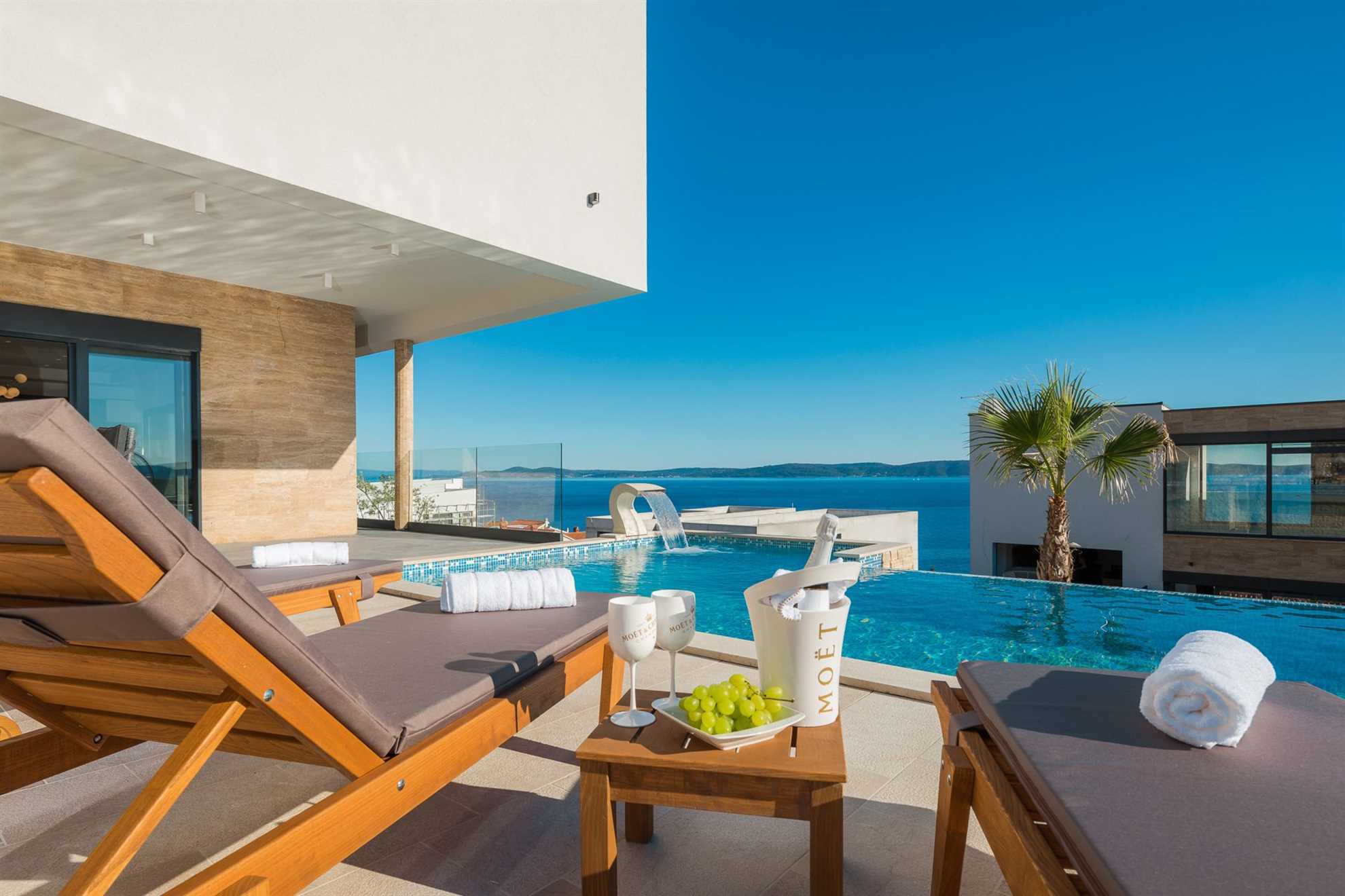 Luxury Villa White Pearl with Pool