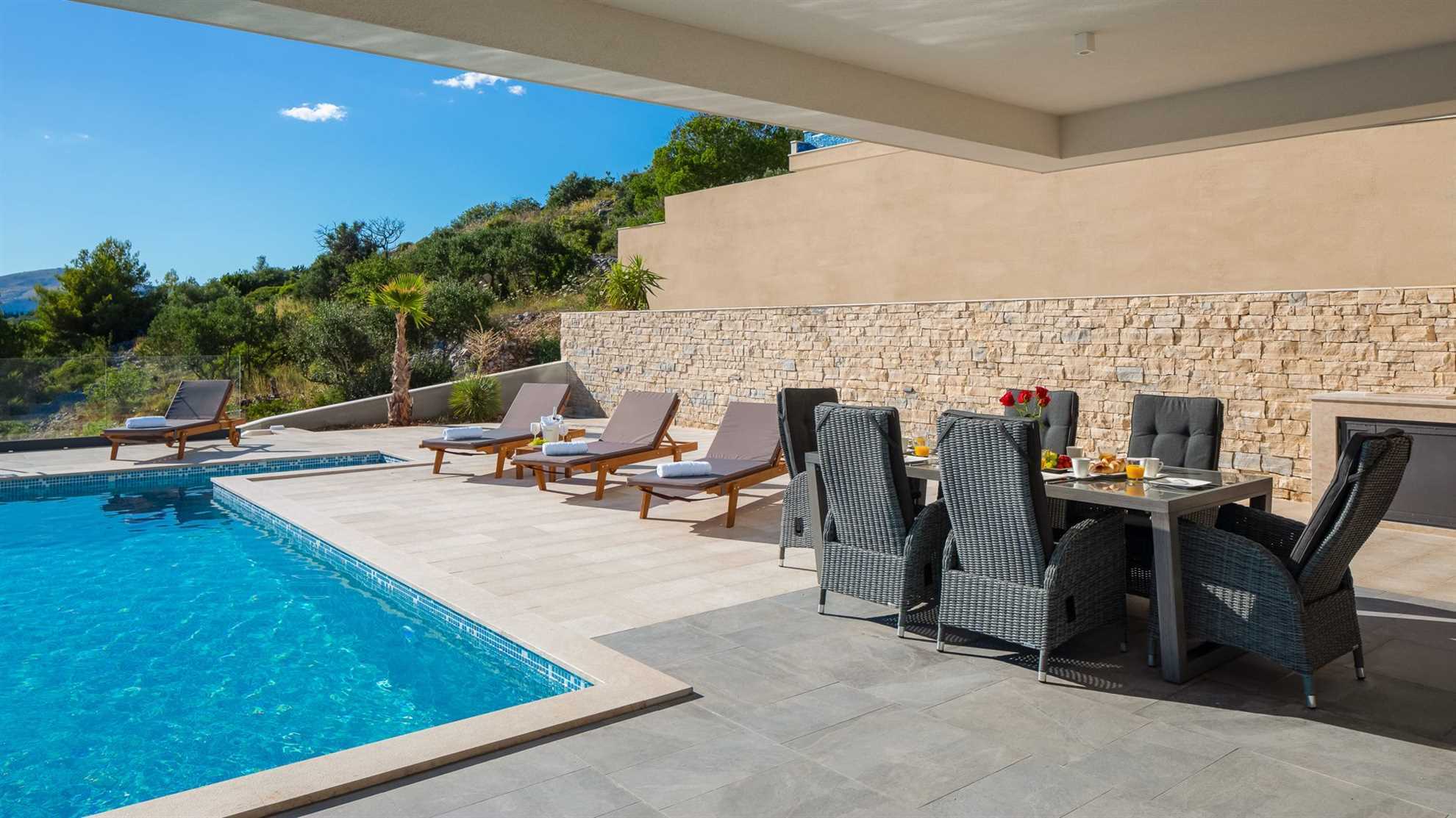 Luxury Villa White Pearl with Pool