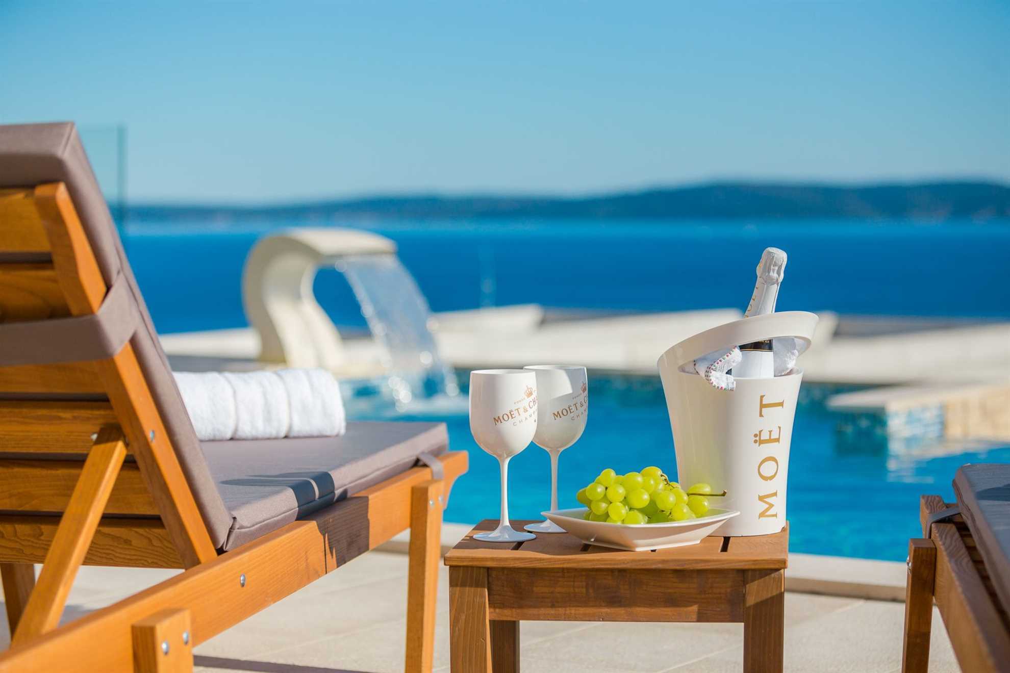 Luxury Villa White Pearl with Pool