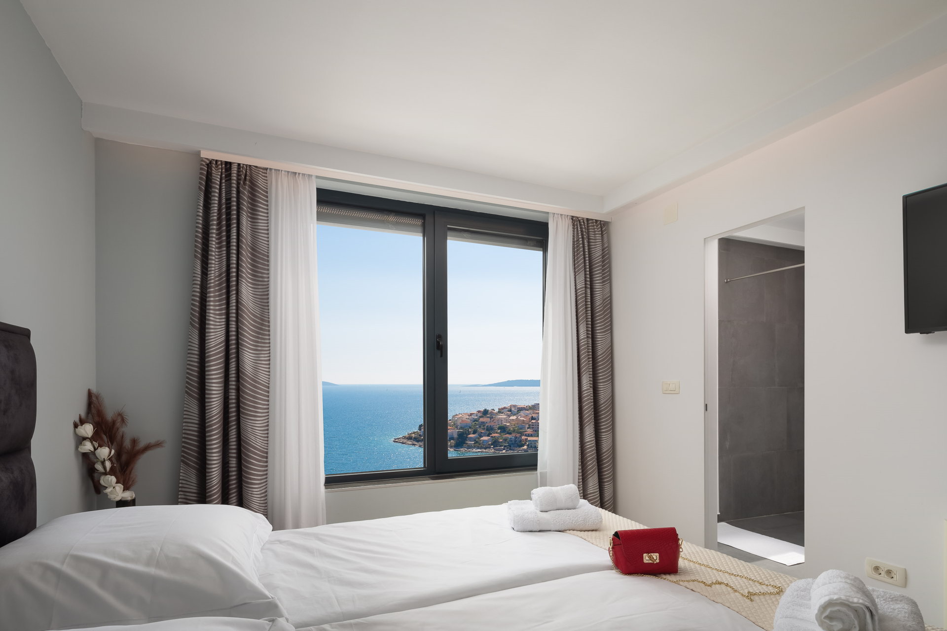 Luxury Villa Black Pearl with Pool