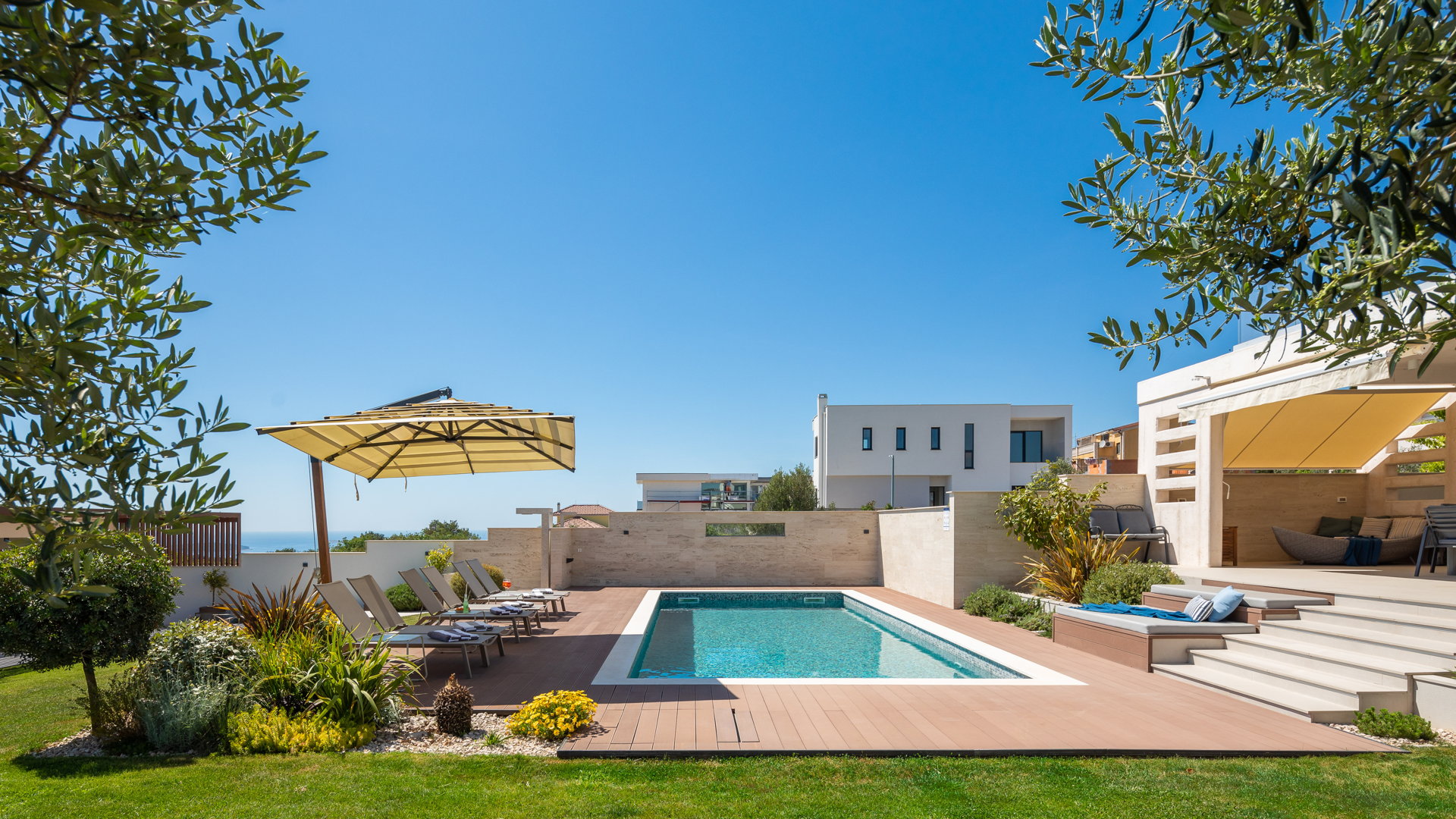 Luxury Villa Cinderella with Swimming Pool