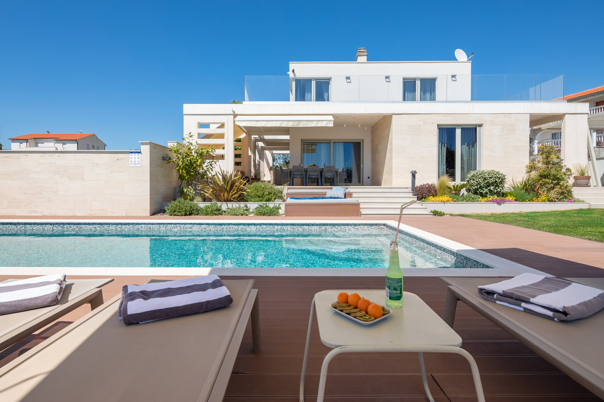 Luxury Villa Cinderella with Swimming Pool