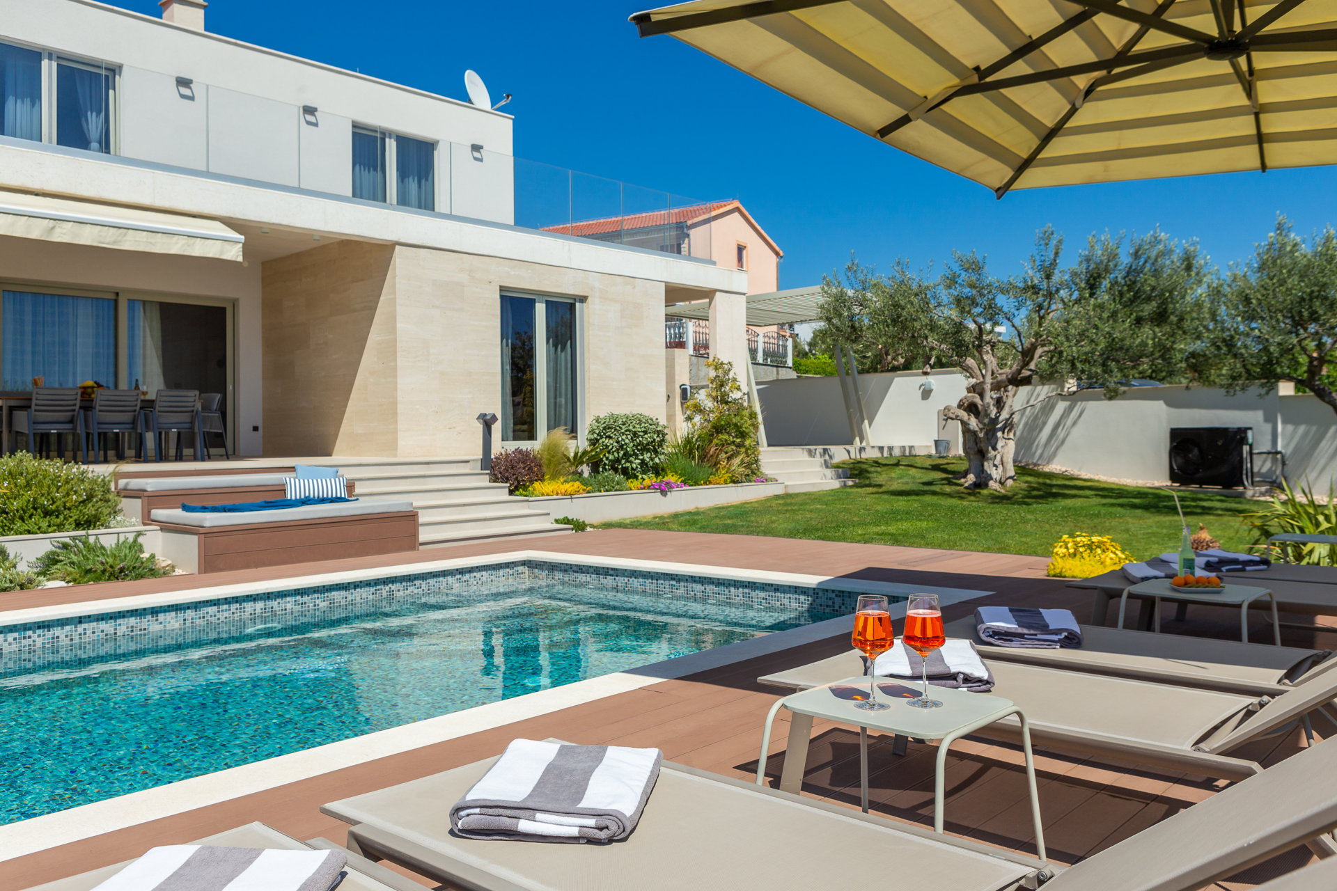 Luxury Villa Cinderella with Swimming Pool
