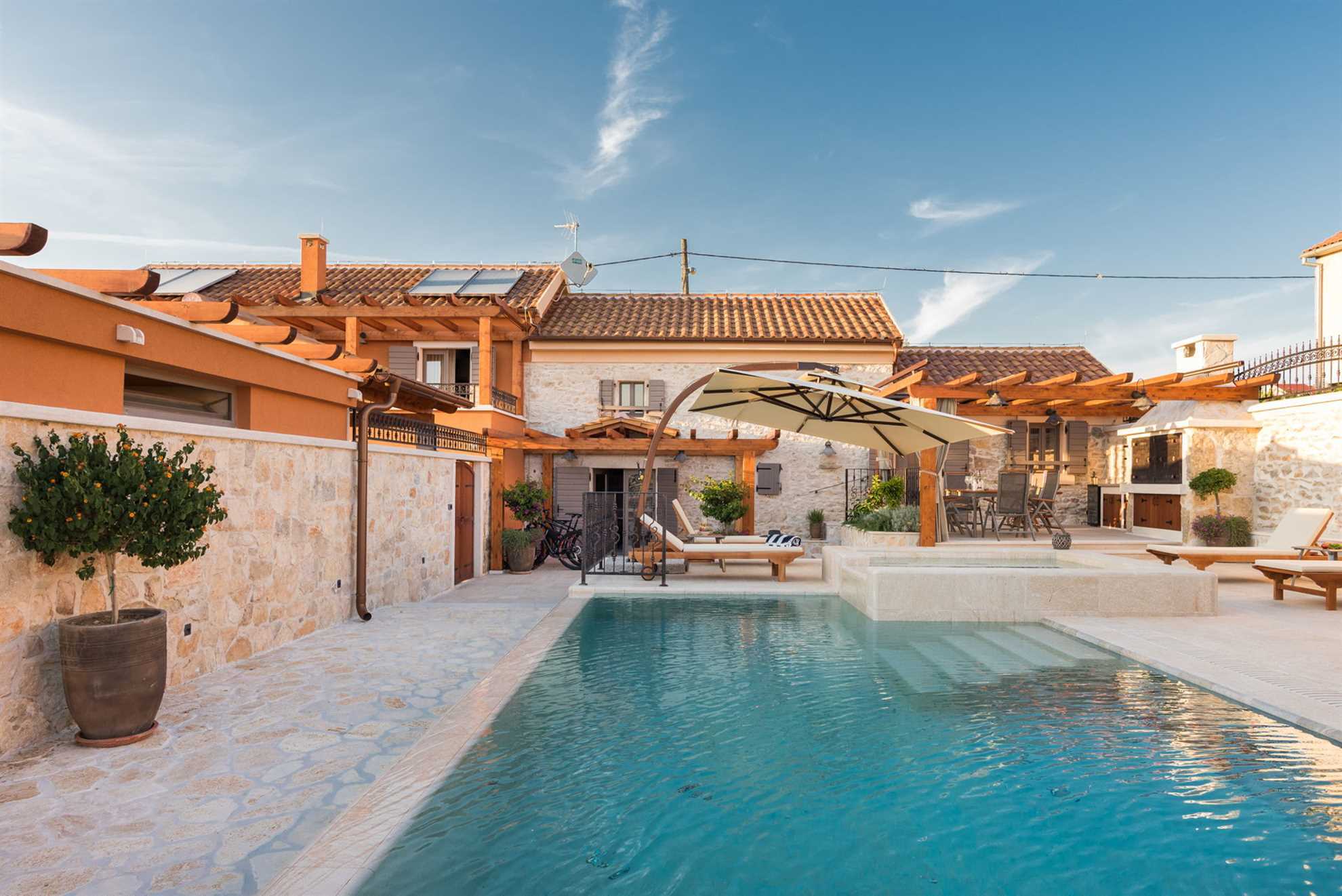 Holiday Home Adora with Pool