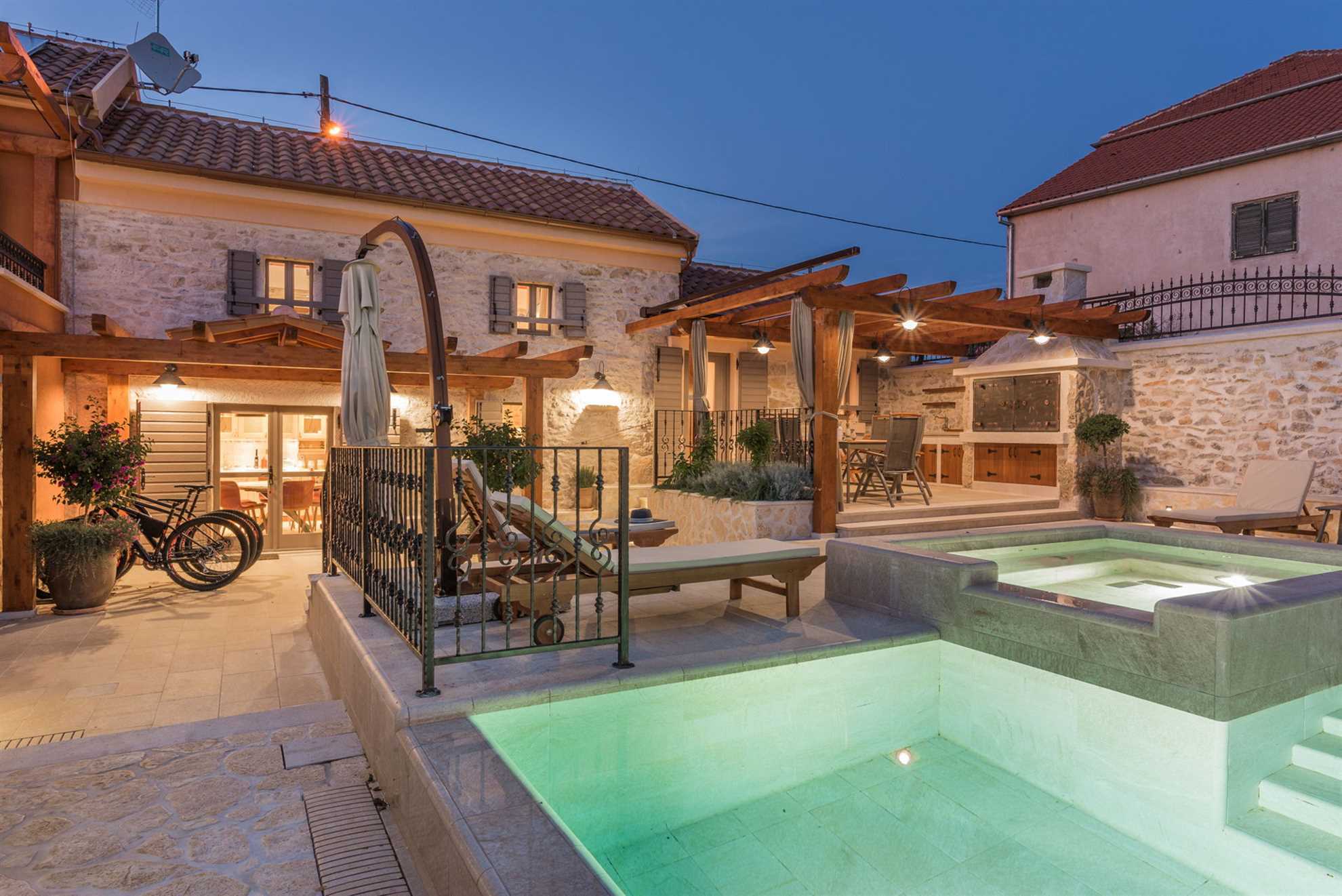 Holiday Home Adora with Pool