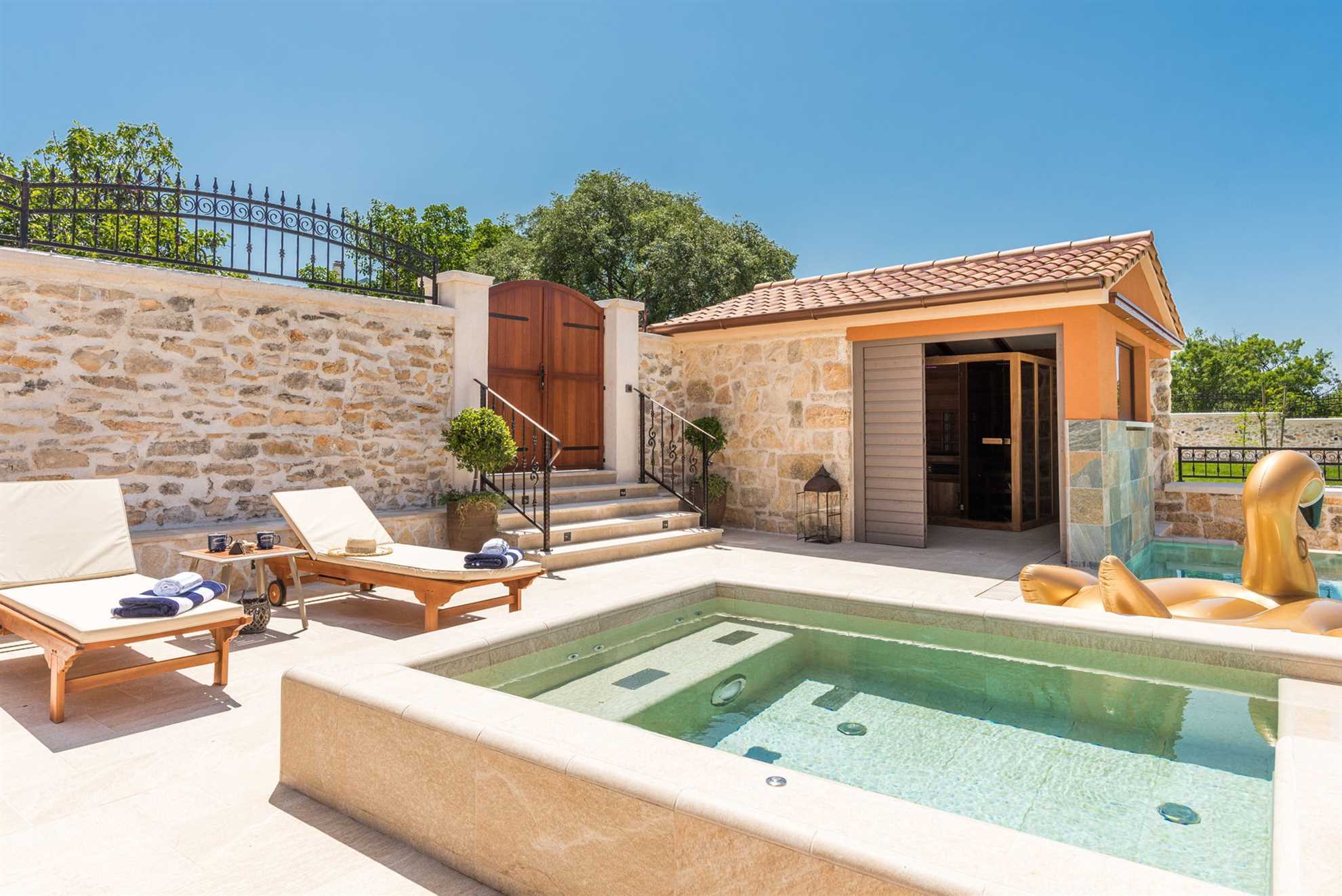 Holiday Home Adora with Pool