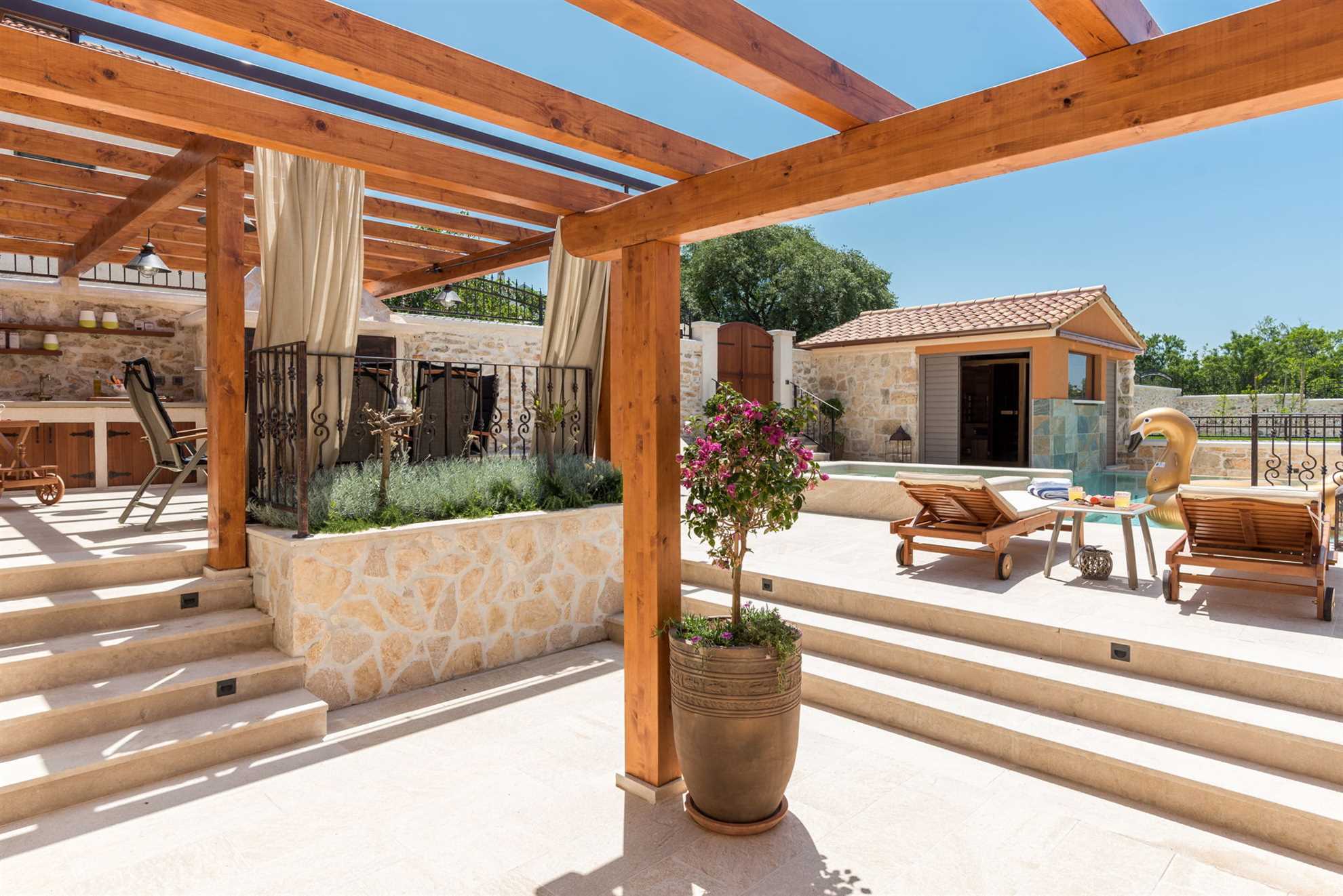 Holiday Home Adora with Pool