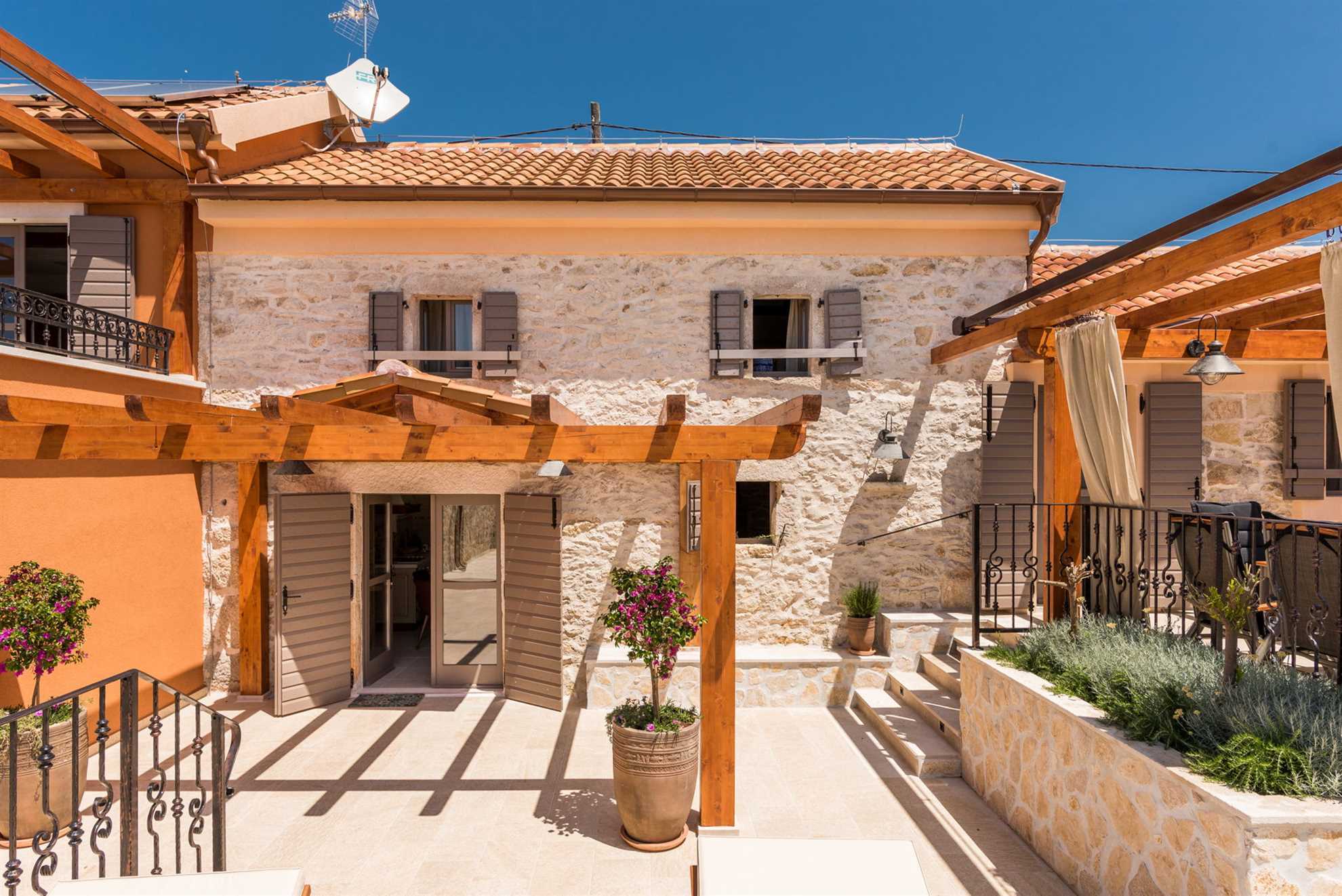 Holiday Home Adora with Pool