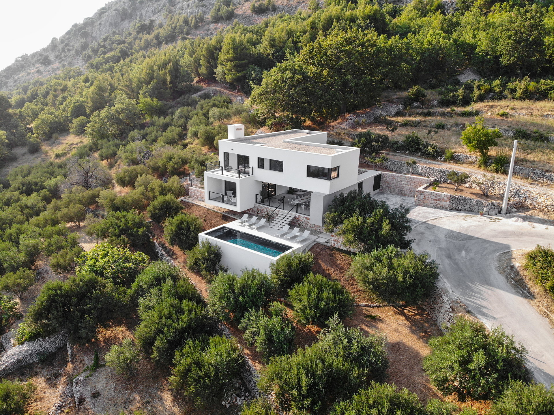 Luxury Villa Aileron with Pool