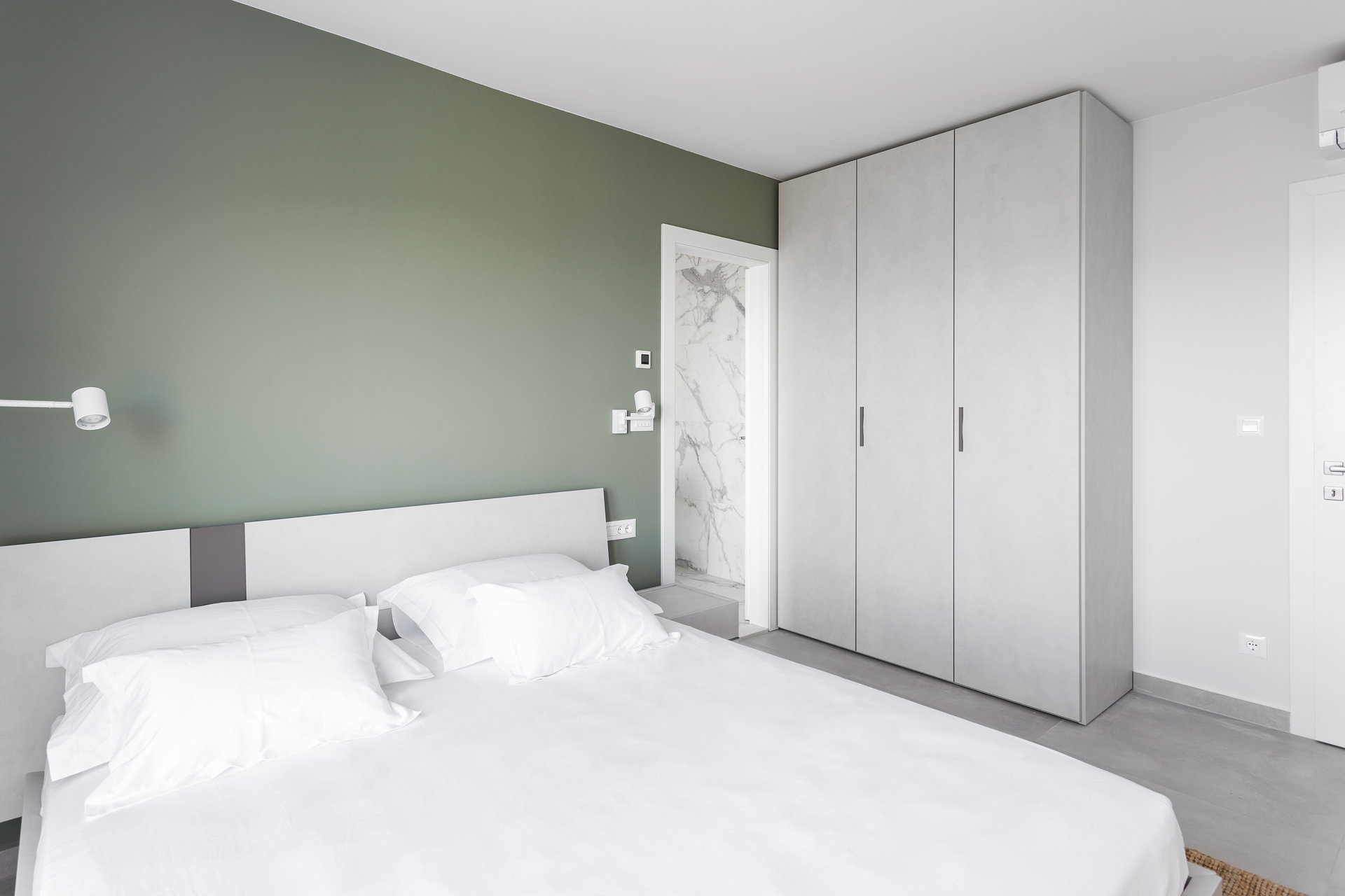 Luxury Villa Aileron with Pool