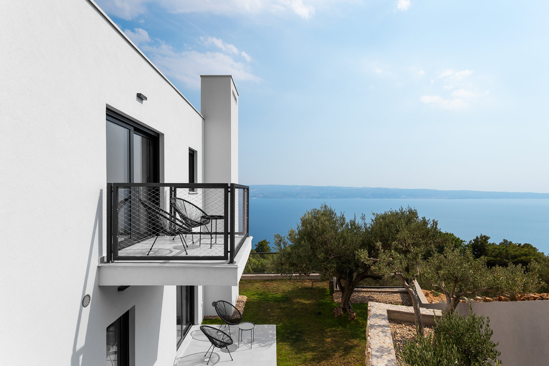 Luxury Villa Aileron with Pool
