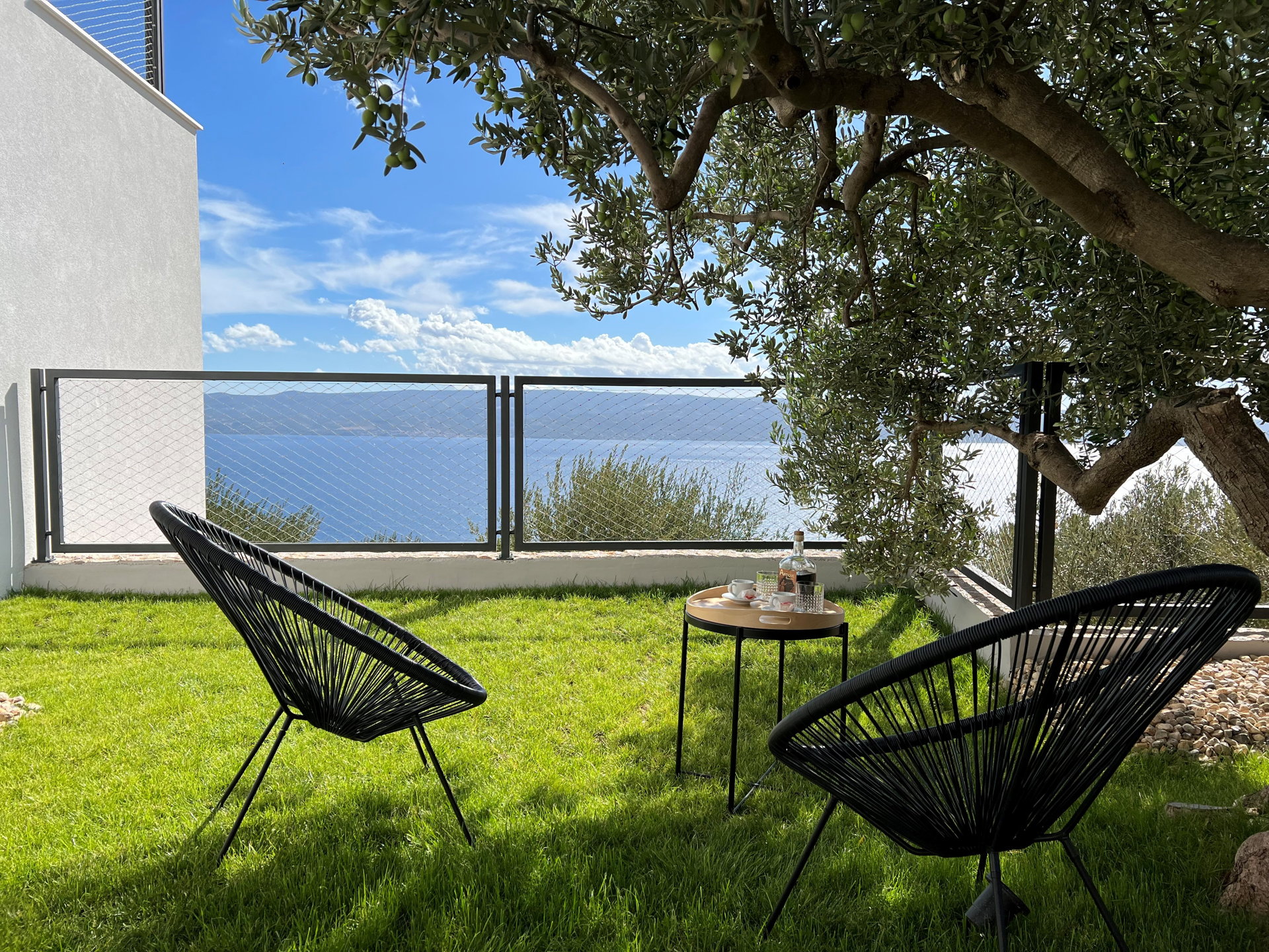 Luxury Villa Aileron with Pool