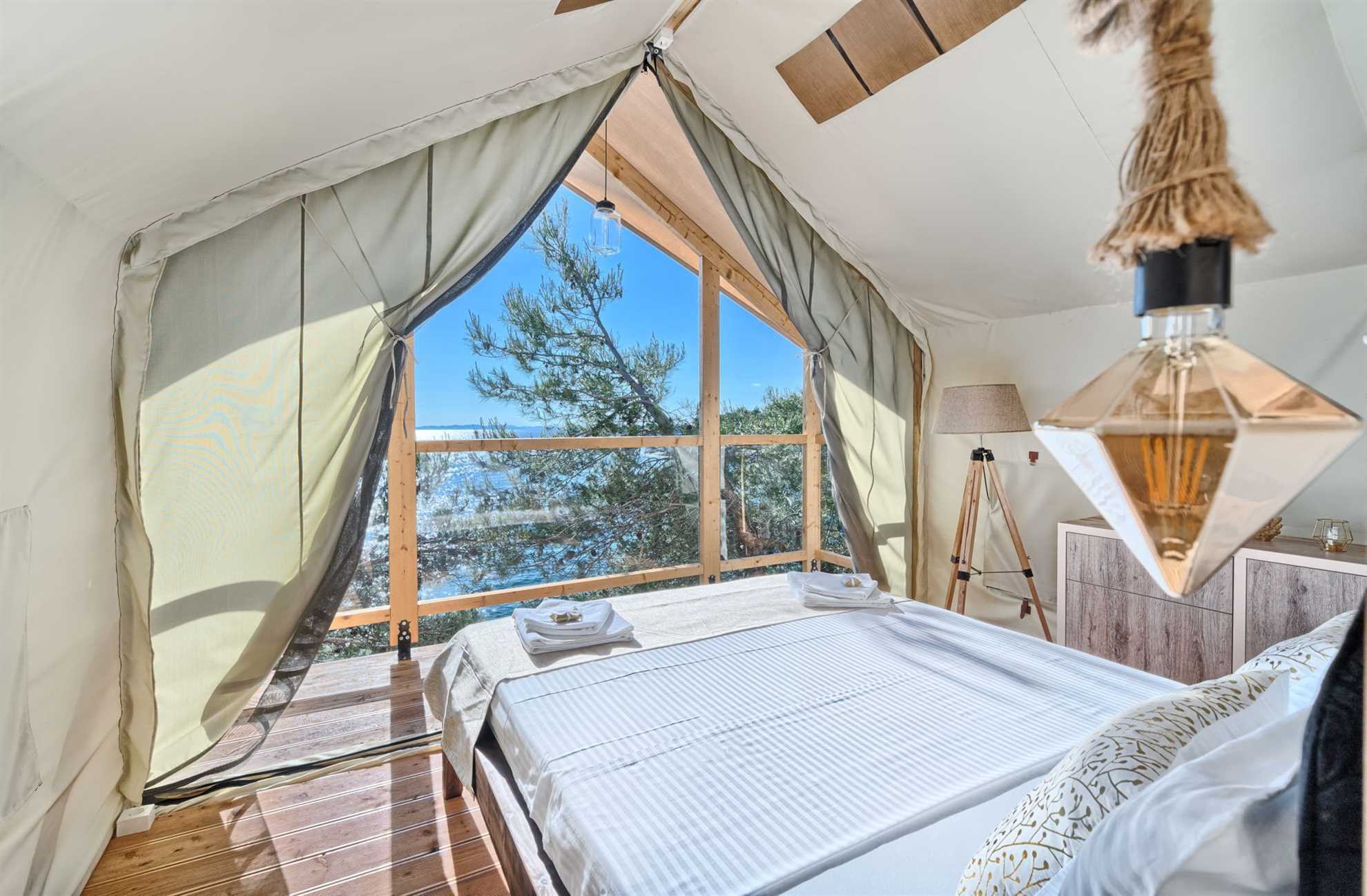 Image of Luxury Tree House New Horizons