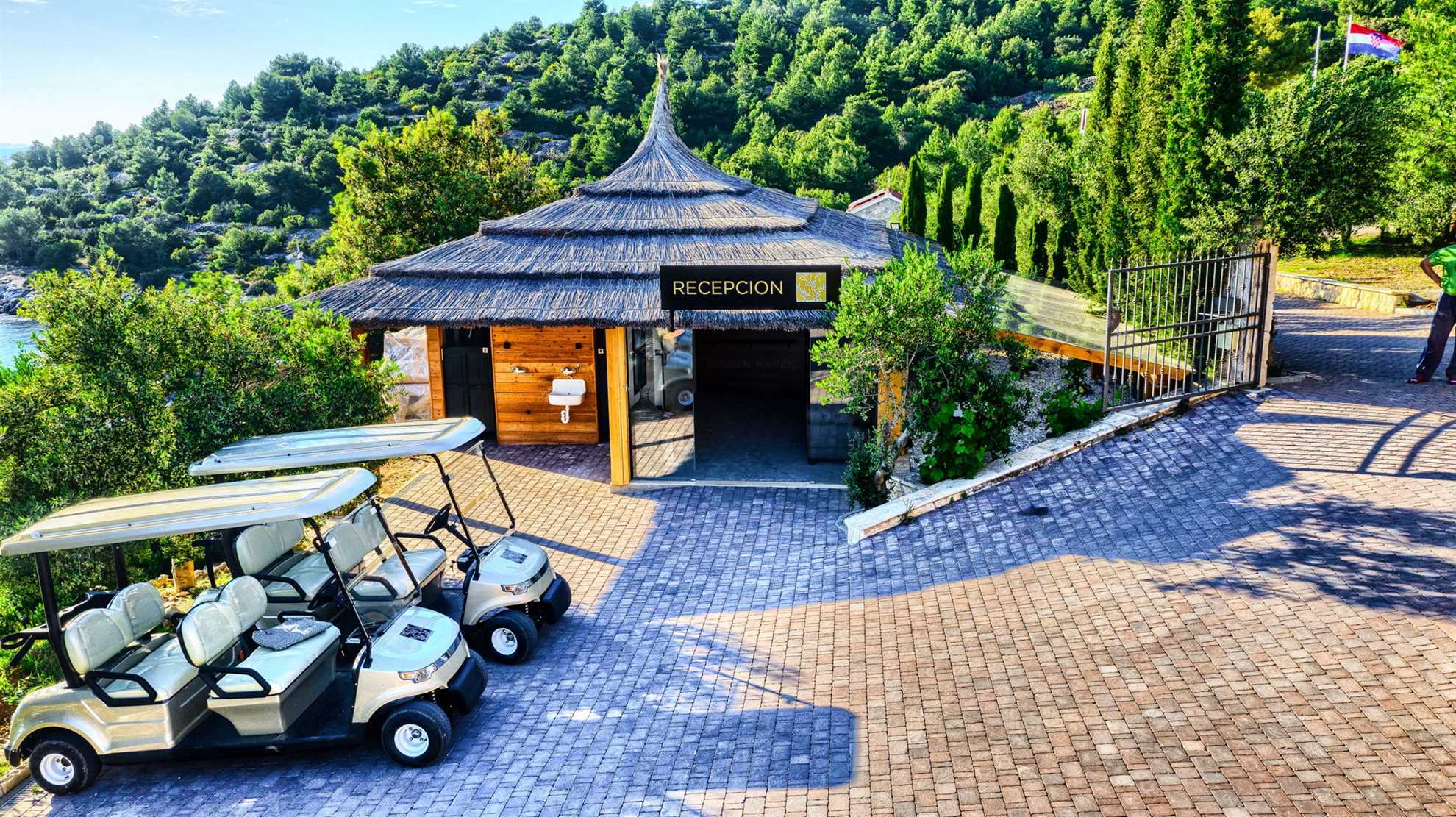 Luxury Bungalow Lei with Pool
