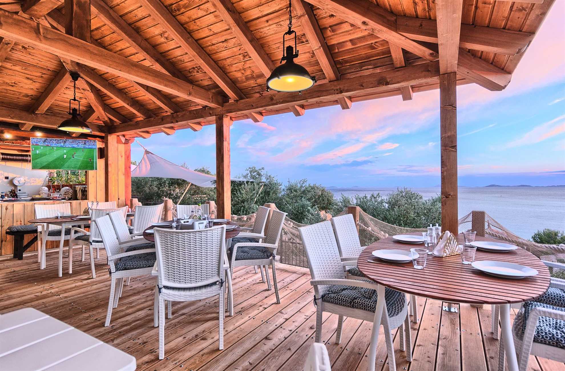 Luxury Bungalow Lei with Pool