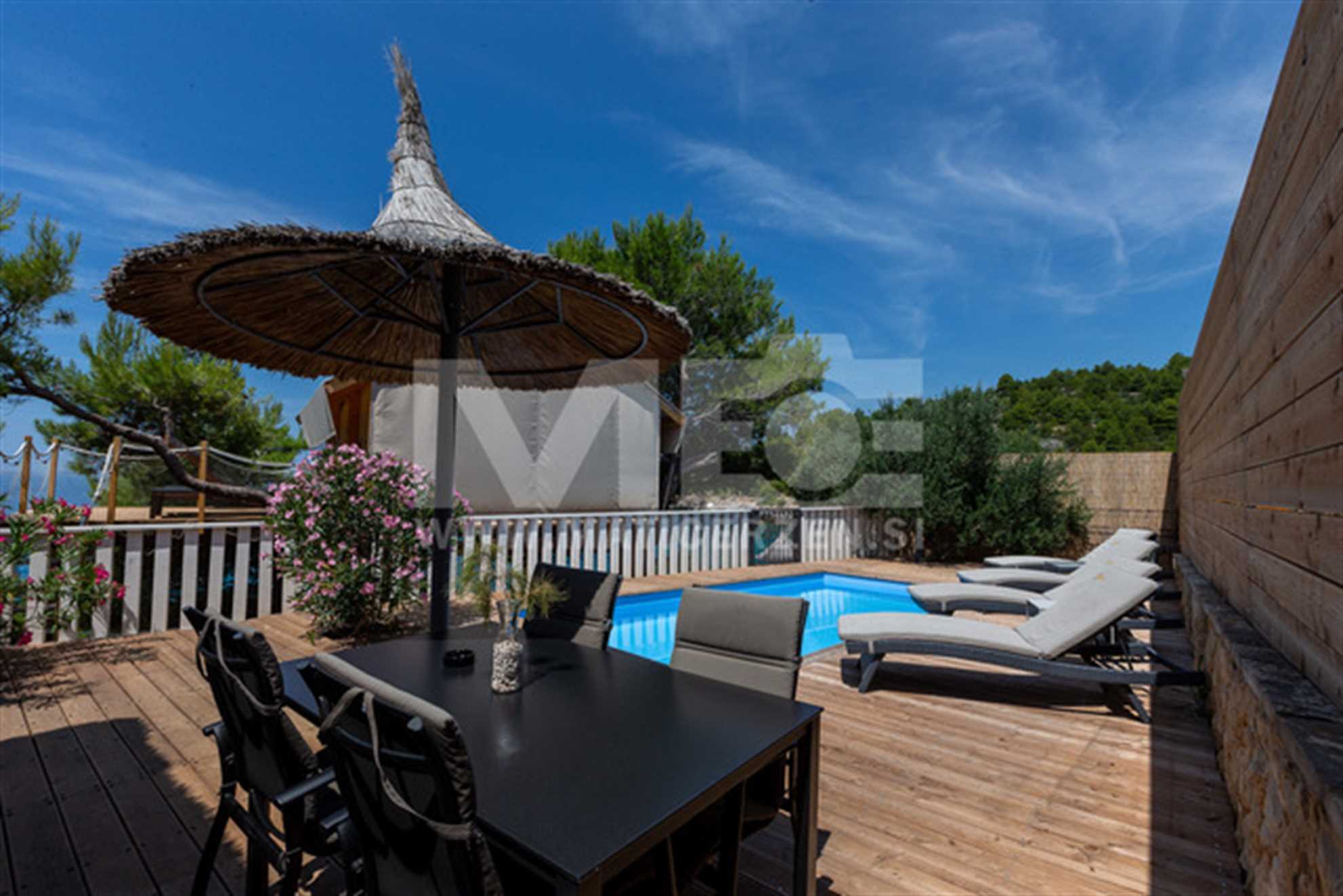 Luxury Bungalow Lei with Pool