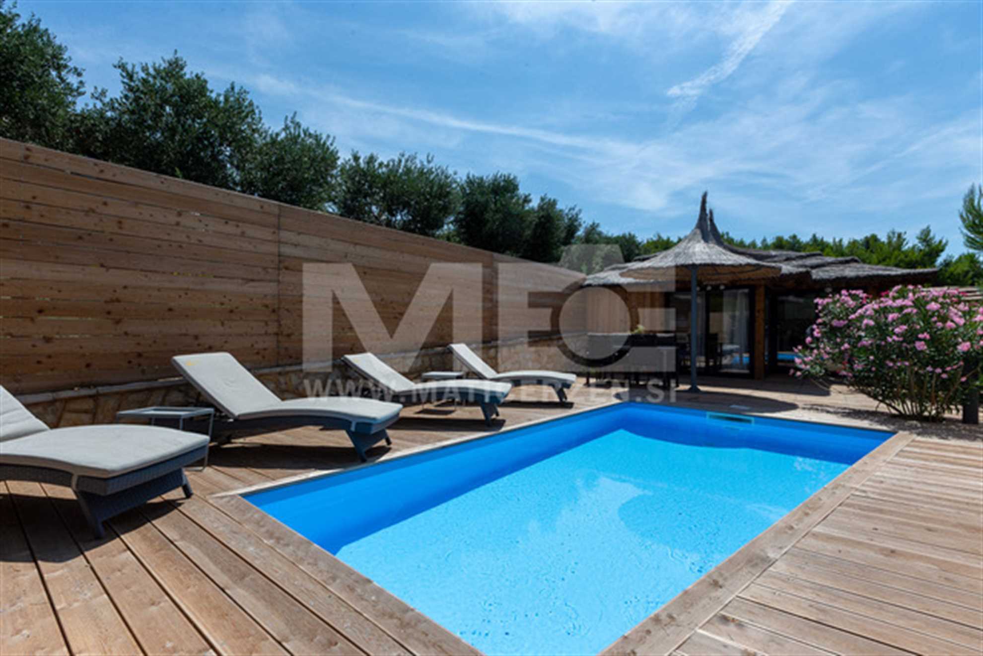 Luxury Bungalow Lei with Pool