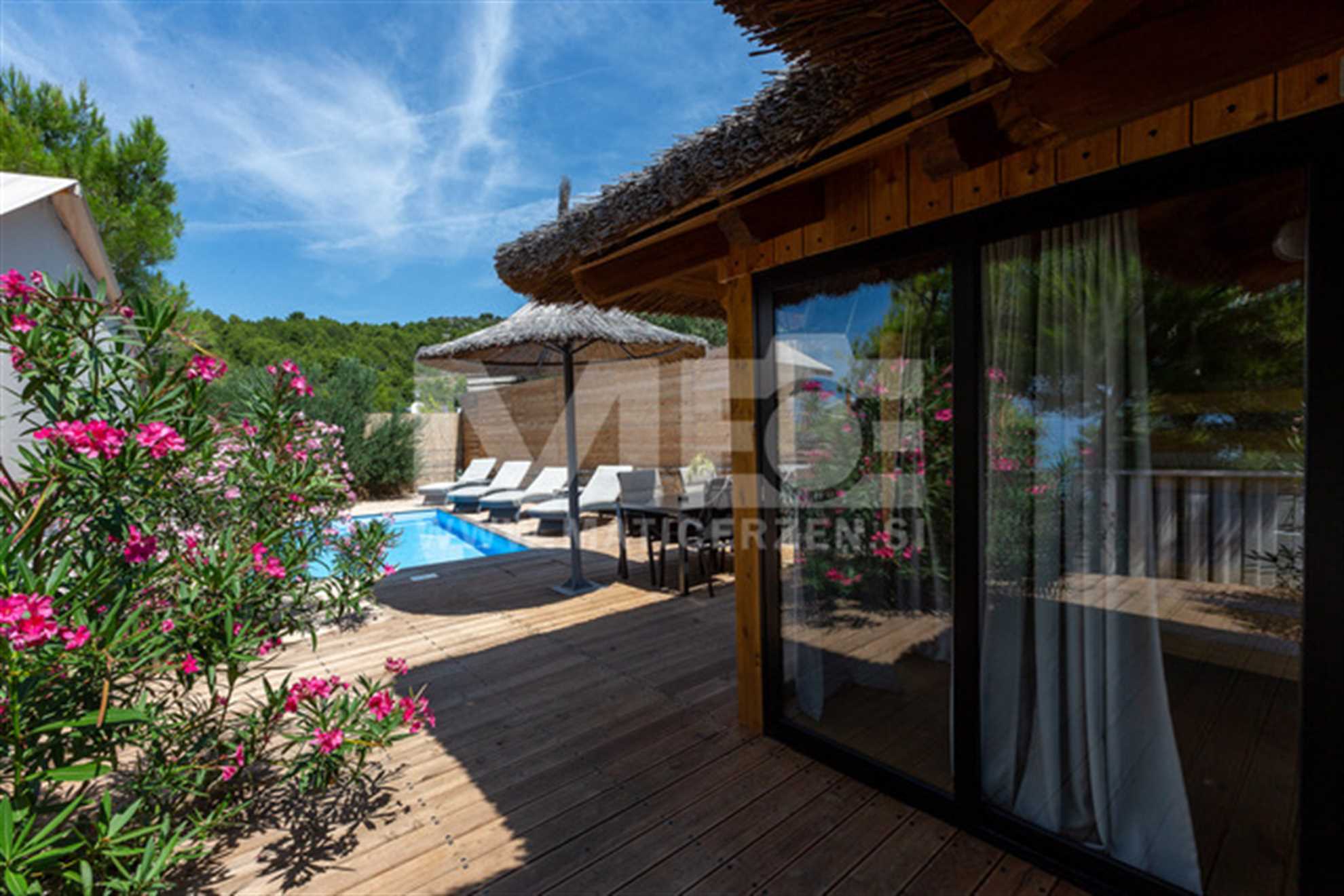 Luxury Bungalow Lei with Pool