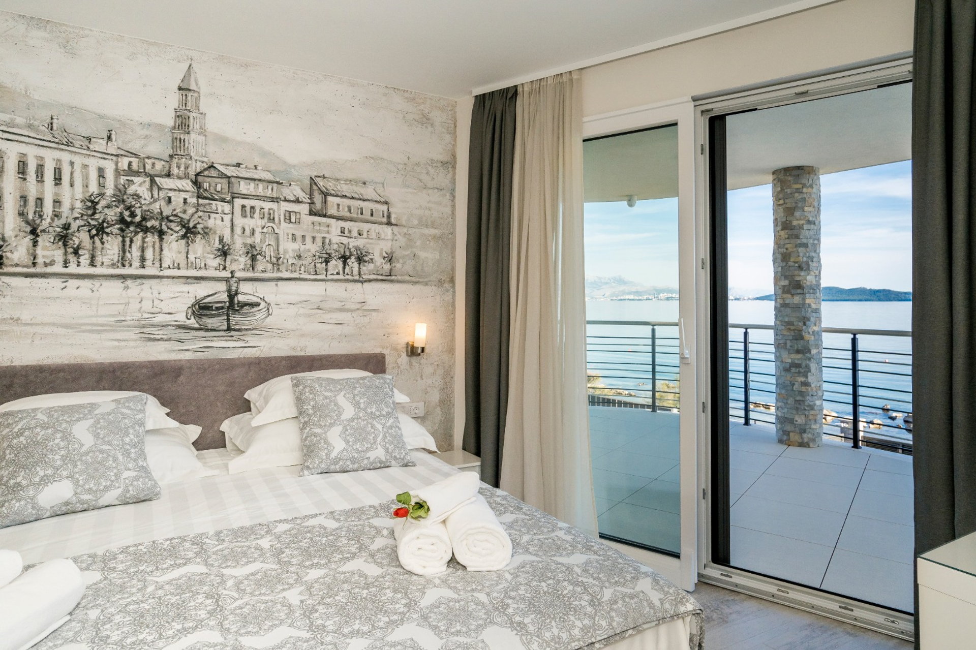 Beachfront Villa Atlantis with Pool