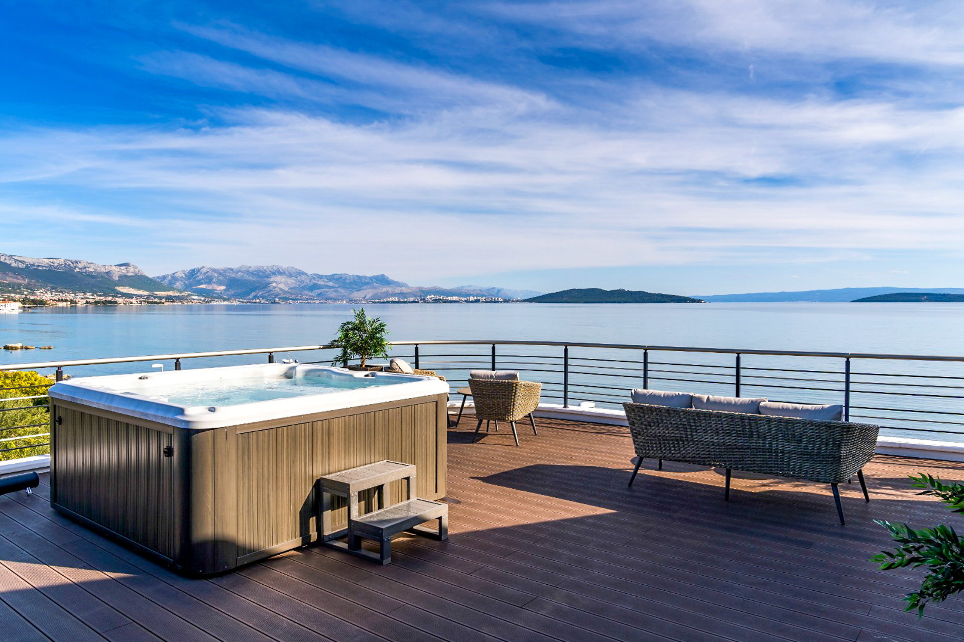 Beachfront Villa Atlantis with Pool
