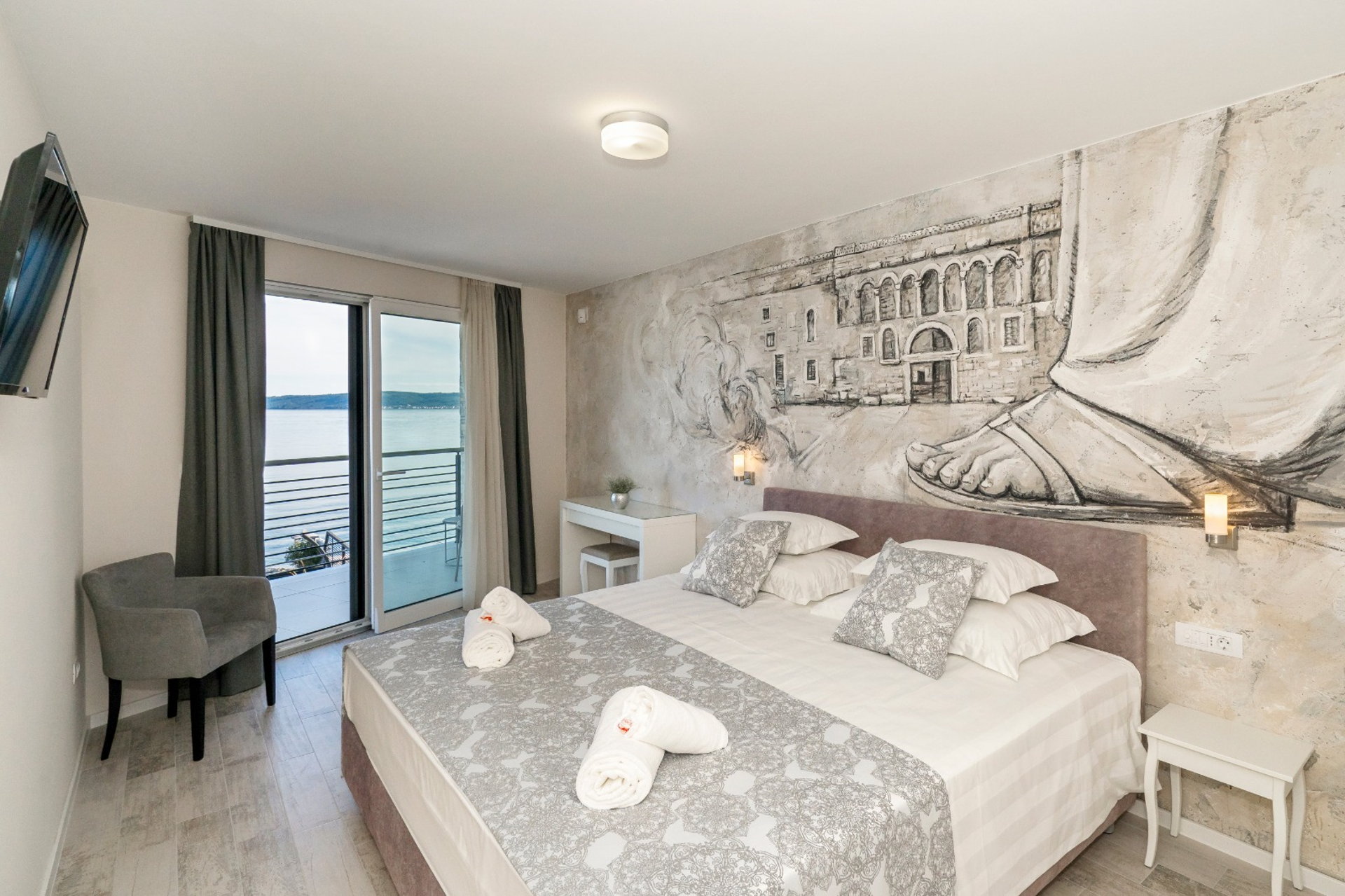 Beachfront Villa Atlantis with Pool