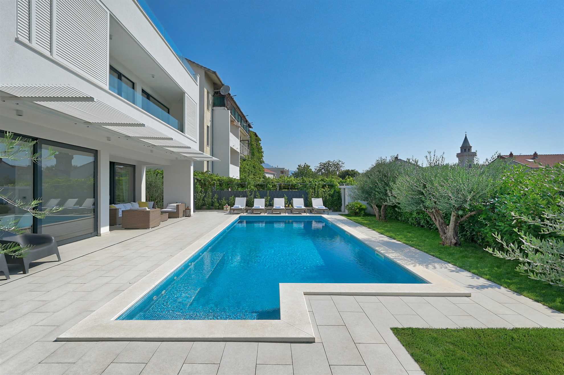 Villa Bord de Mer with Pool