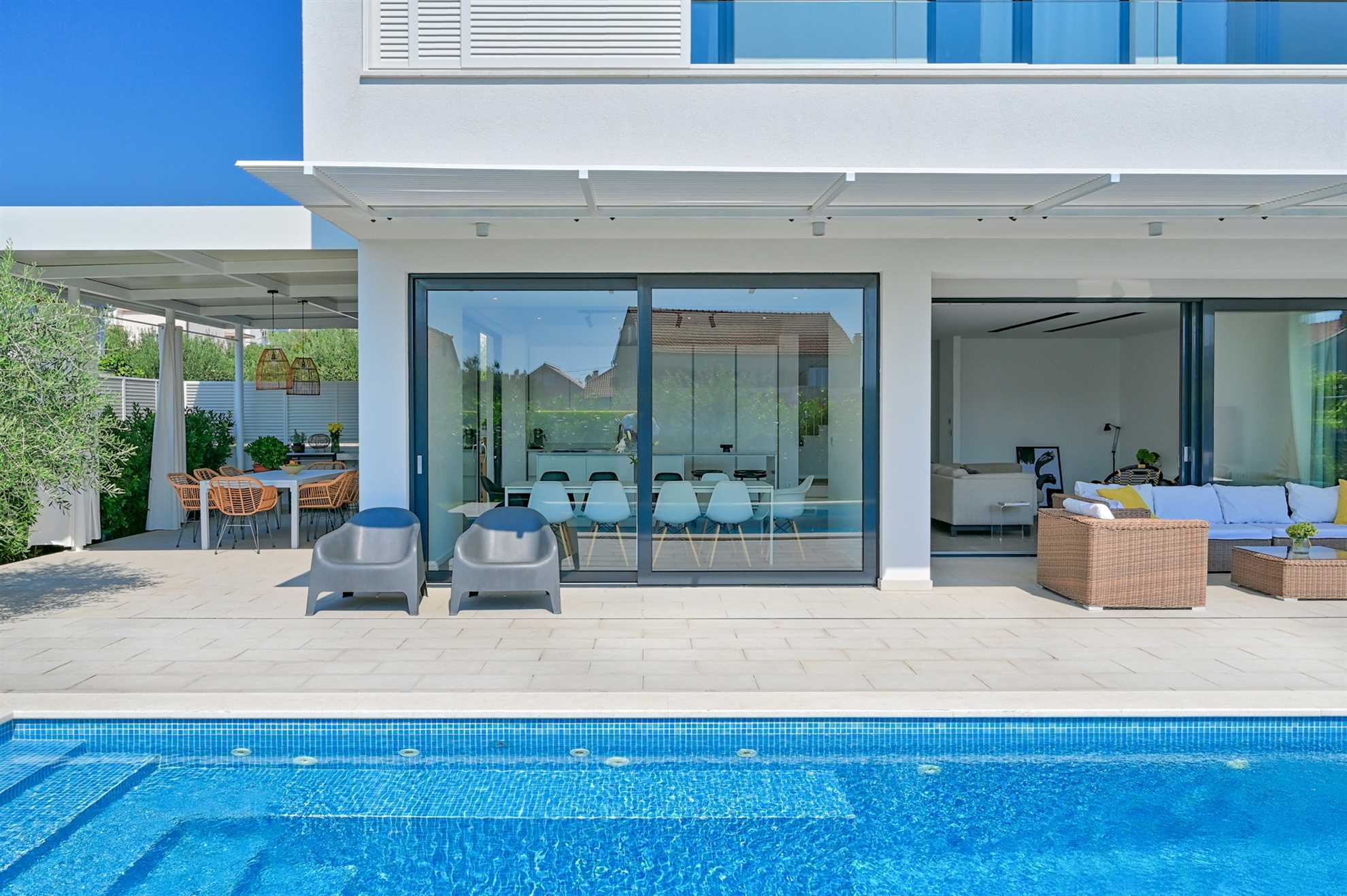 Villa Bord de Mer with Pool